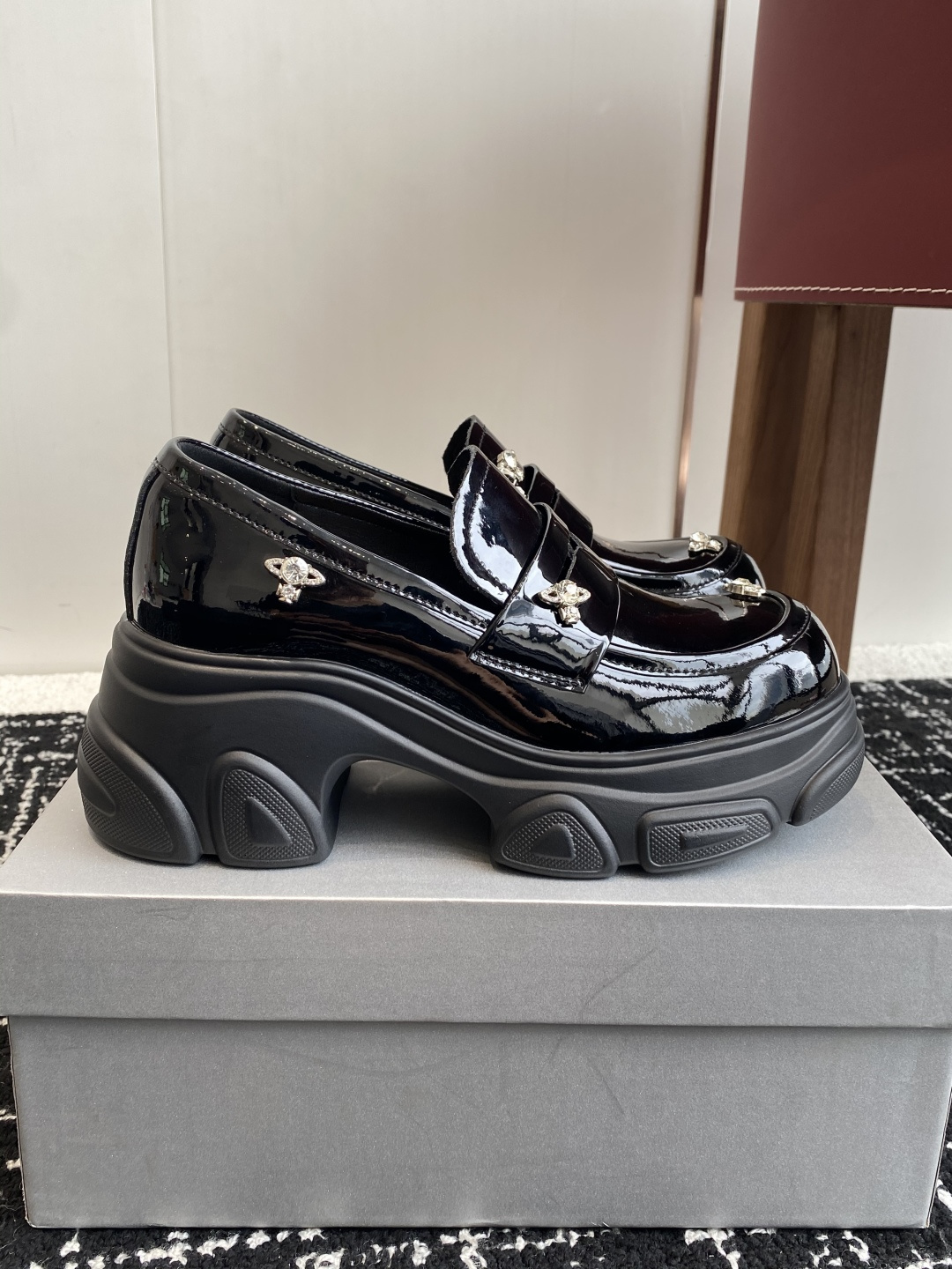 莞产高货
代工厂出品！！【鞠婧祎同款】GGCC星系岛屿厚底增高乐福鞋...

关于货：原底+原面+原楦❗