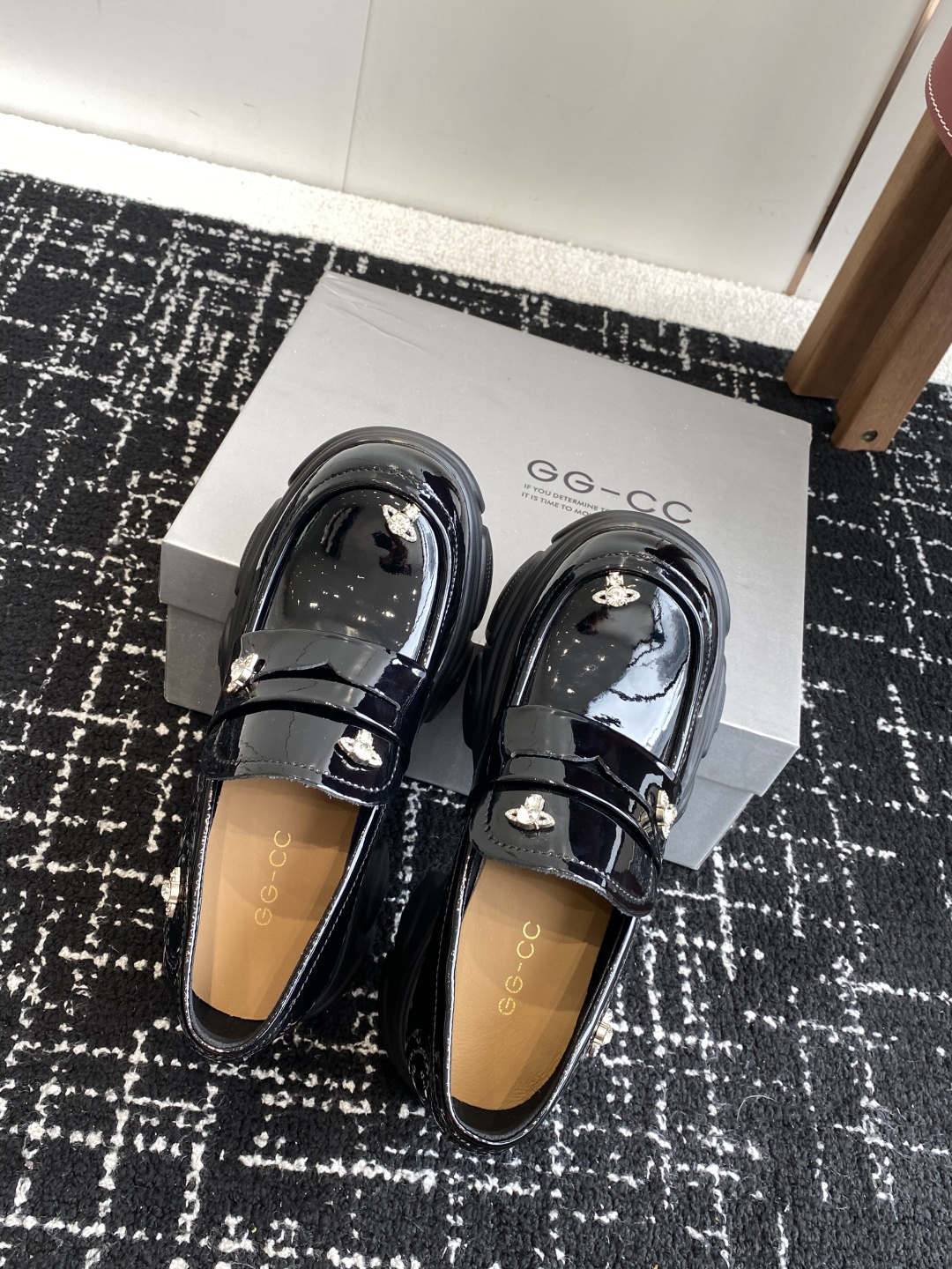 莞产高货
代工厂出品！！【鞠婧祎同款】GGCC星系岛屿厚底增高乐福鞋...

关于货：原底+原面+原楦❗