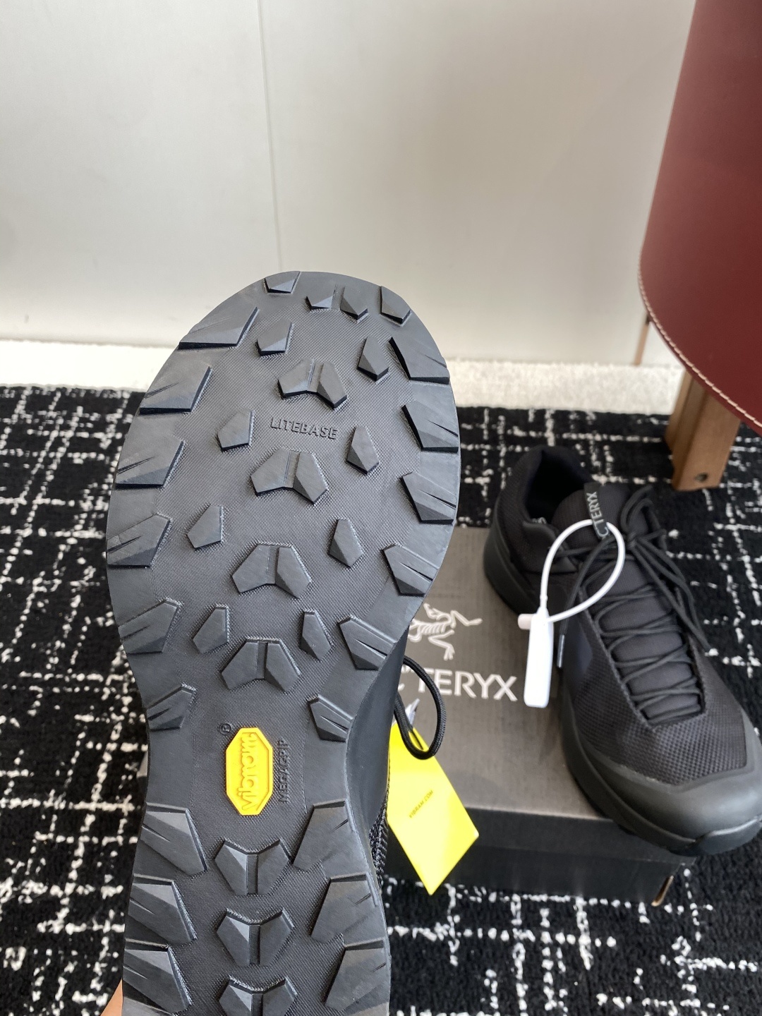 东莞代购级
Archery Kopech GTX 始祖鸟刺绣款户外鞋解锁户外与日常的双重魅力
当始祖