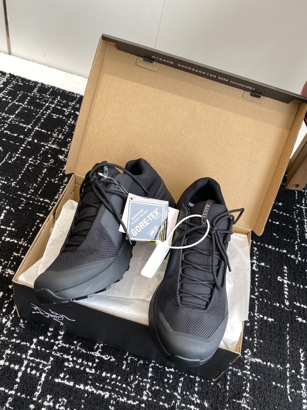 东莞代购级
Archery Kopech GTX 始祖鸟刺绣款户外鞋解锁户外与日常的双重魅力
当始祖