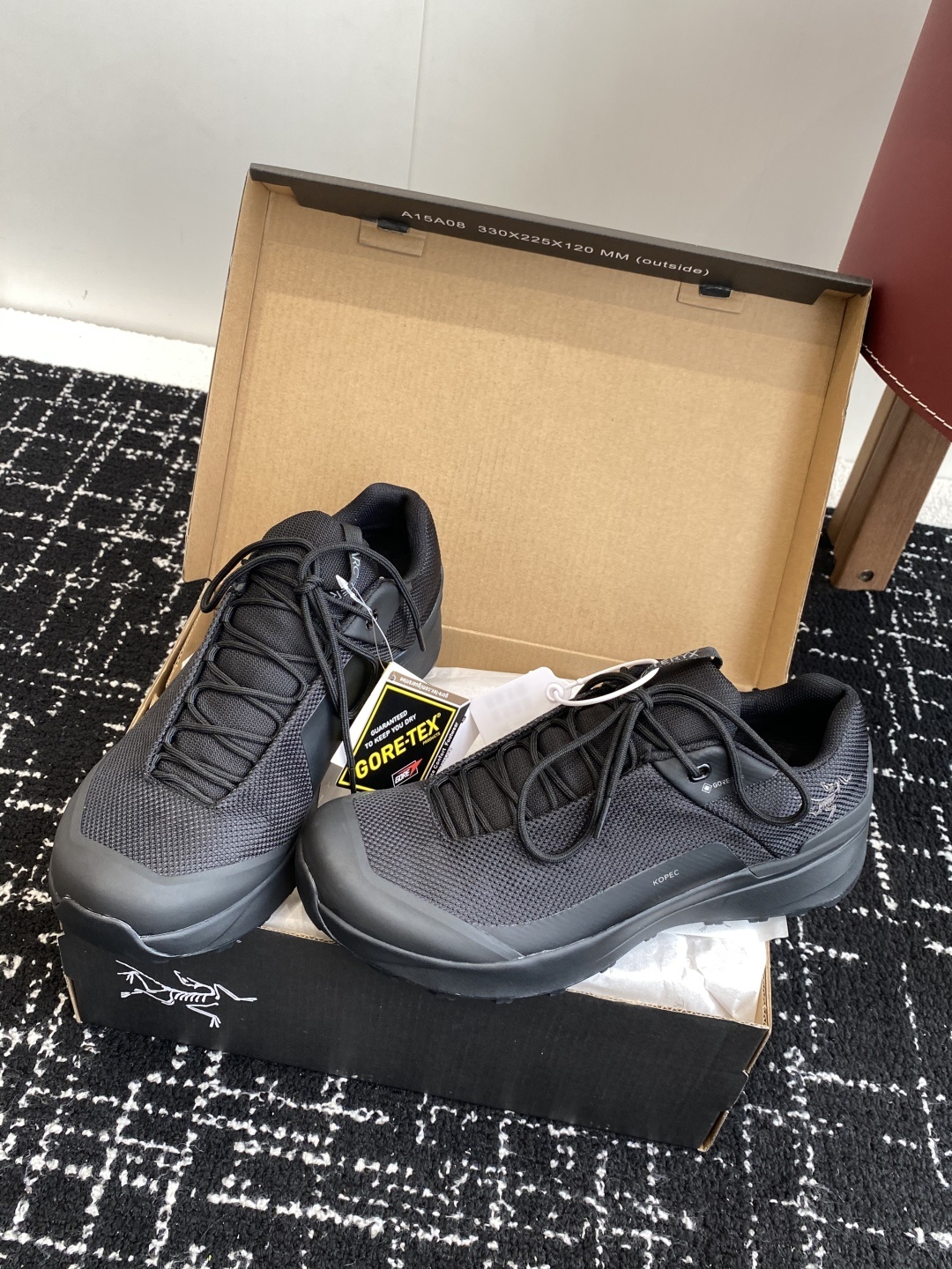 东莞代购级
Archery Kopech GTX 始祖鸟刺绣款户外鞋解锁户外与日常的双重魅力
当始祖