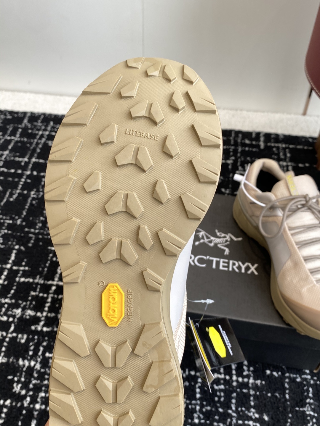 东莞代购级
Archery Kopech GTX 始祖鸟刺绣款户外鞋解锁户外与日常的双重魅力
当始祖