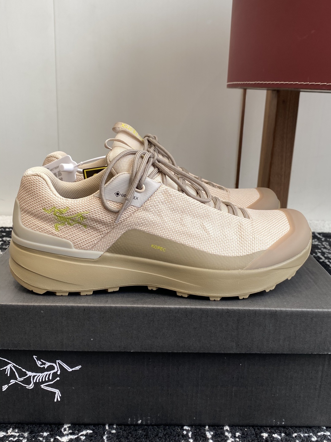 东莞代购级
Archery Kopech GTX 始祖鸟刺绣款户外鞋解锁户外与日常的双重魅力
当始祖