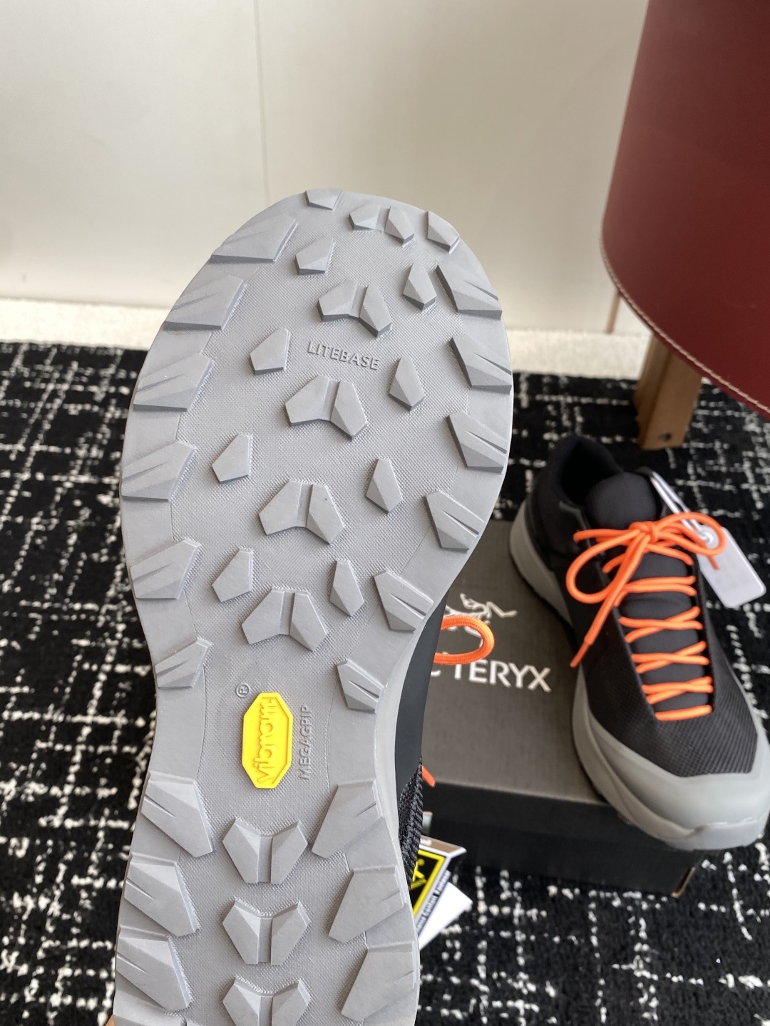 东莞代购级
Archery Kopech GTX 始祖鸟刺绣款户外鞋解锁户外与日常的双重魅力
当始祖