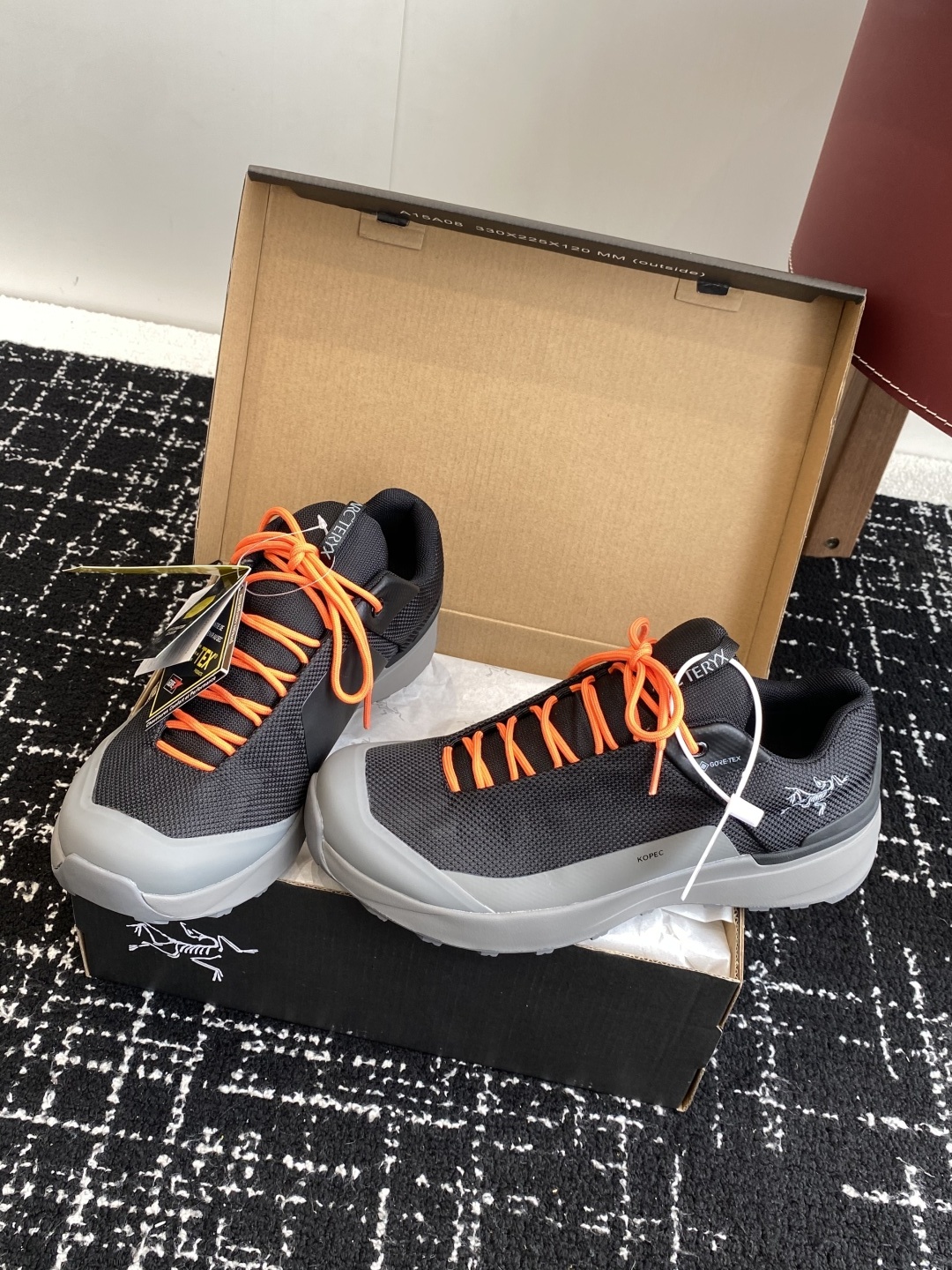 东莞代购级
Archery Kopech GTX 始祖鸟刺绣款户外鞋解锁户外与日常的双重魅力
当始祖
