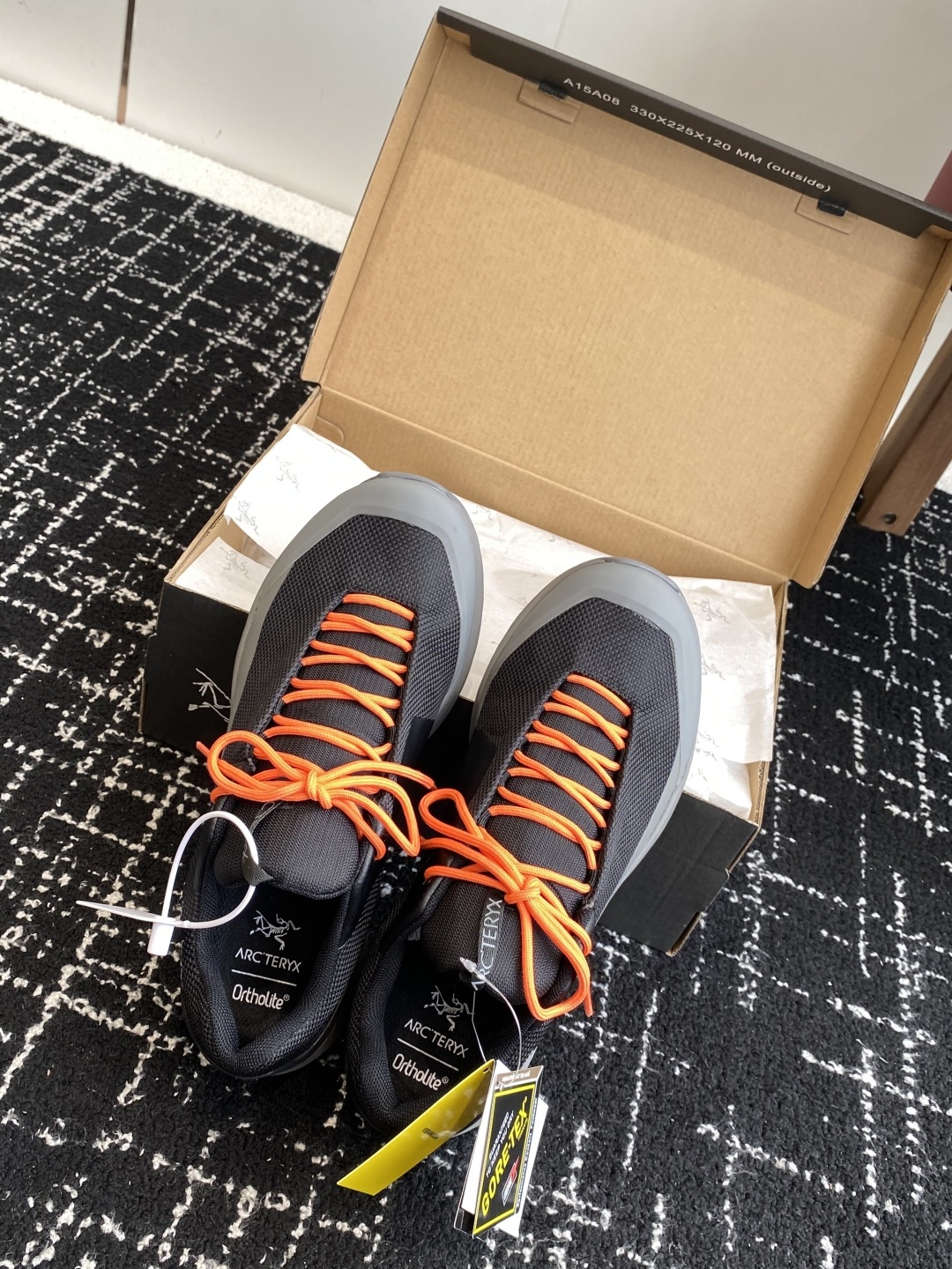 东莞代购级
Archery Kopech GTX 始祖鸟刺绣款户外鞋解锁户外与日常的双重魅力
当始祖