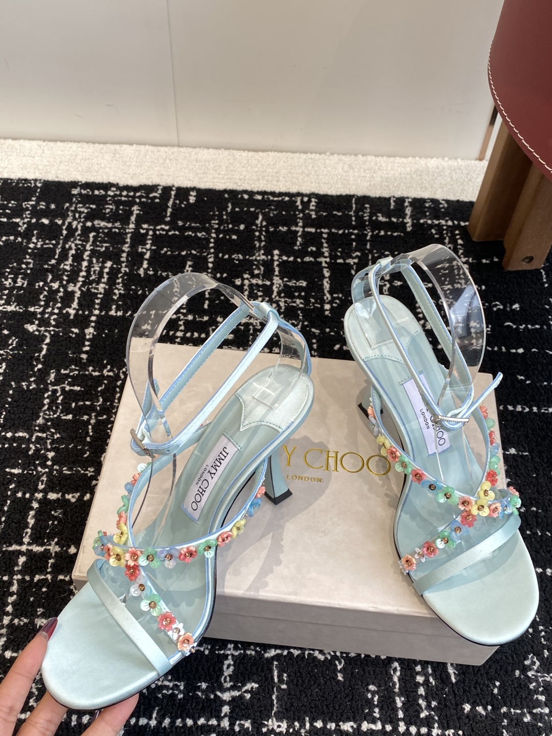 代购级
JC钻链 猫跟 凉鞋系列 25 配饰 系列 JimmyChoo Collins Store 

