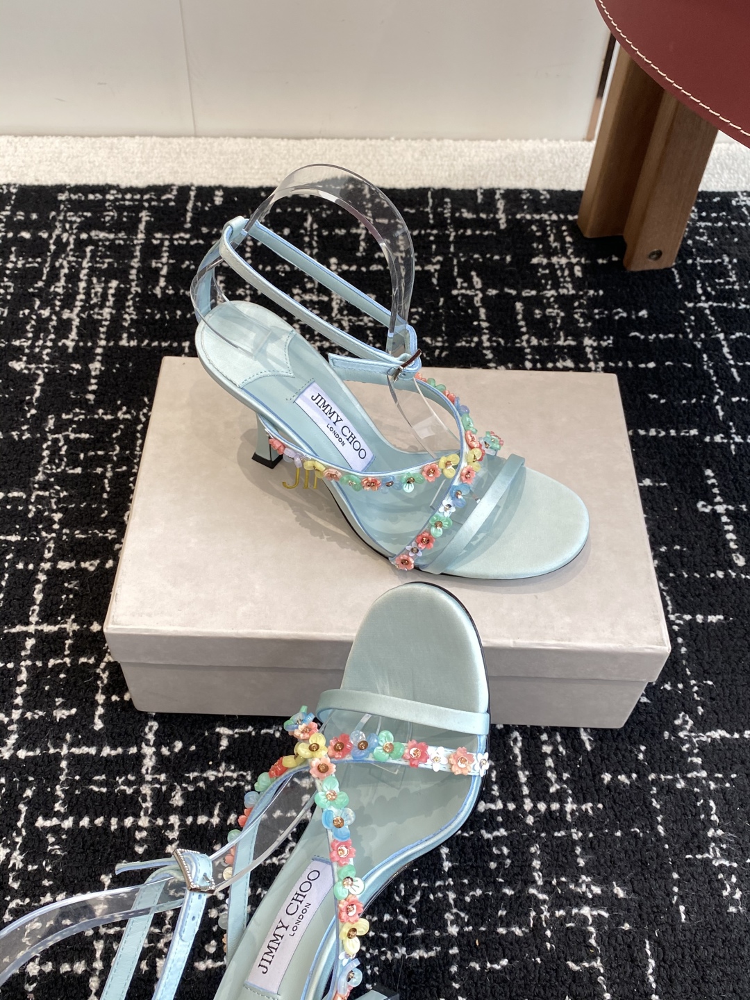 代购级
JC钻链 猫跟 凉鞋系列 25 配饰 系列 JimmyChoo Collins Store 

