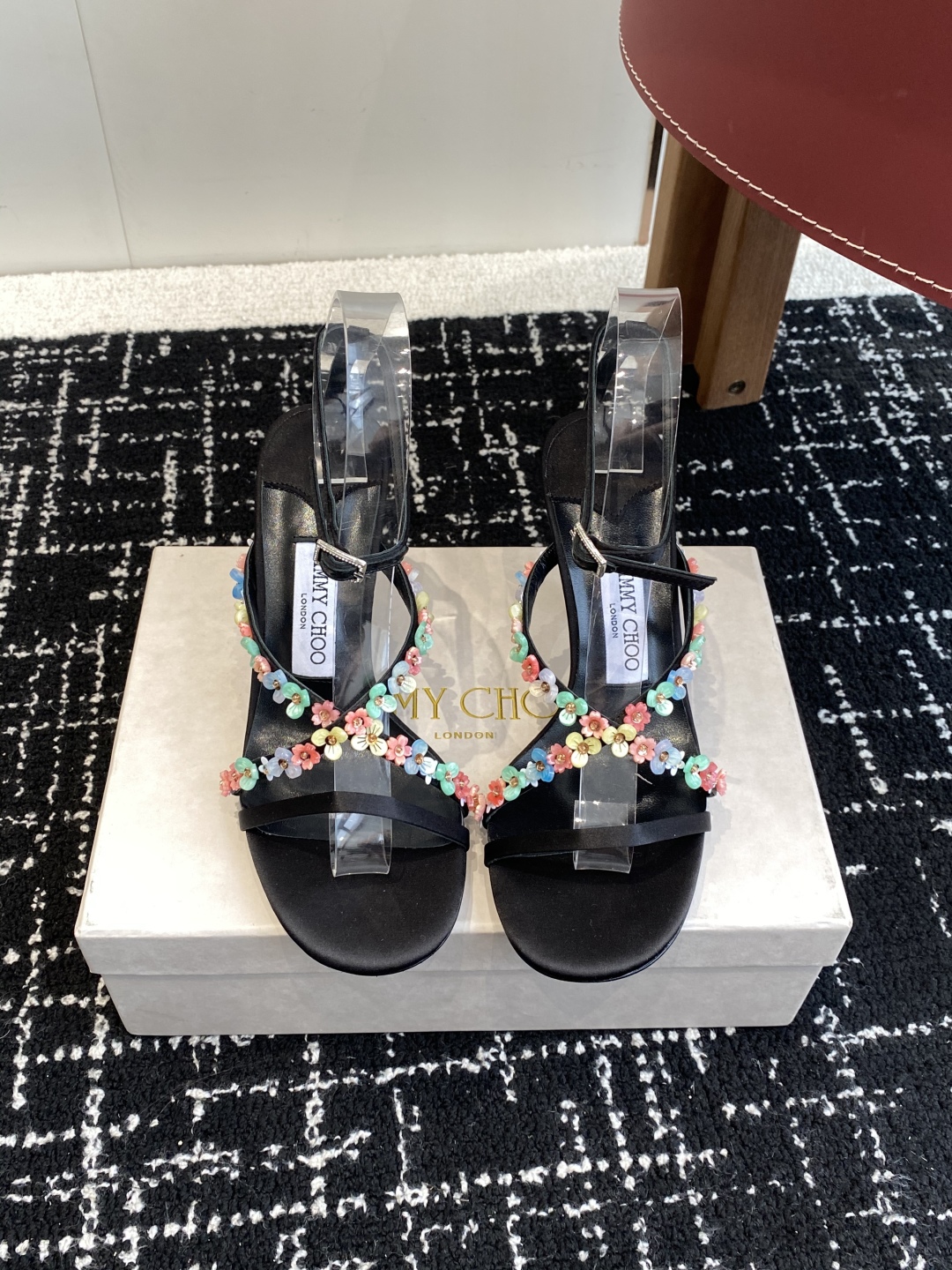 代购级
JC钻链 猫跟 凉鞋系列 25 配饰 系列 JimmyChoo Collins Store 


