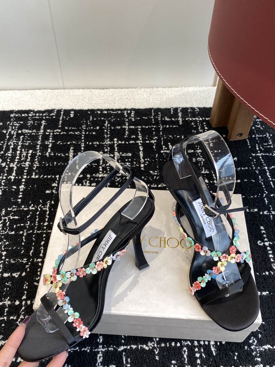代购级
JC钻链 猫跟 凉鞋系列 25 配饰 系列 JimmyChoo Collins Store 

