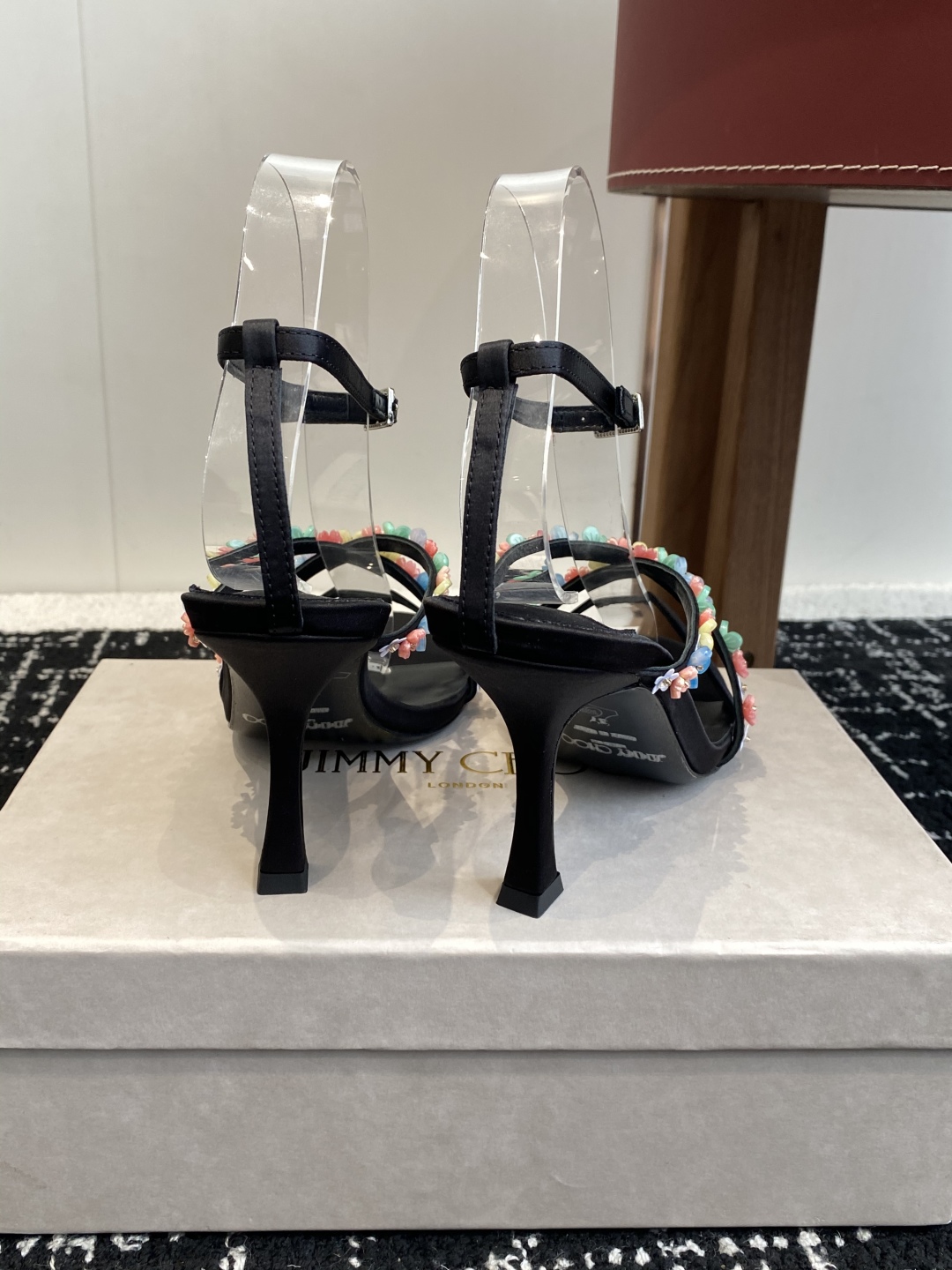 代购级
JC钻链 猫跟 凉鞋系列 25 配饰 系列 JimmyChoo Collins Store 

