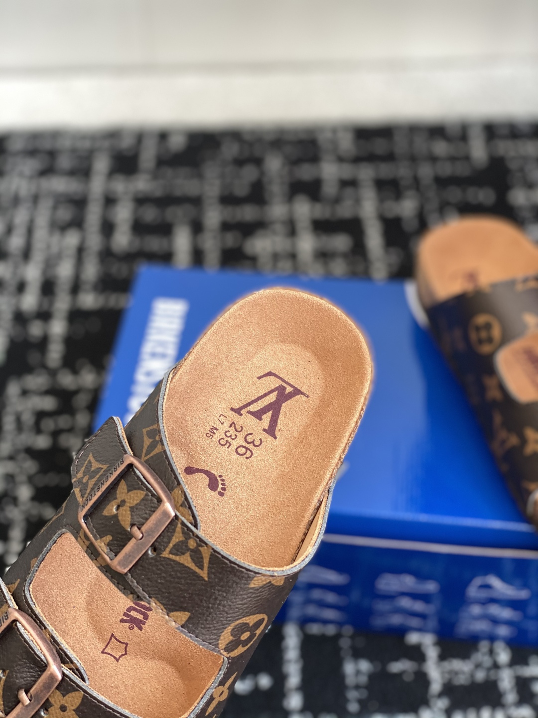 代购级
Birkenstock x 联名Lv 情侣款 系列 这两个品牌刚出联名我就心动了

代购找很久才