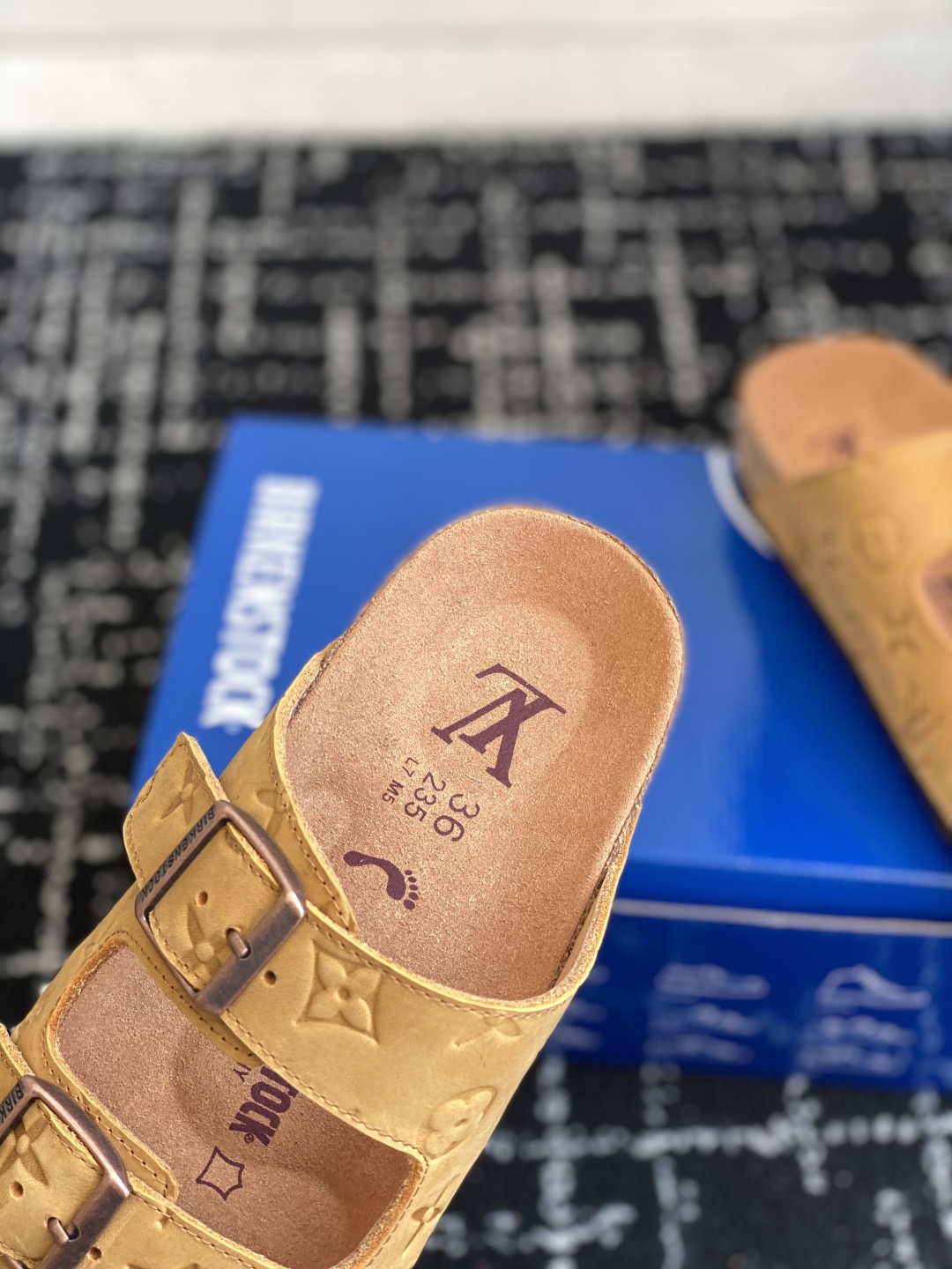 代购级
Birkenstock x 联名Lv 情侣款 系列 这两个品牌刚出联名我就心动了

代购找很久才