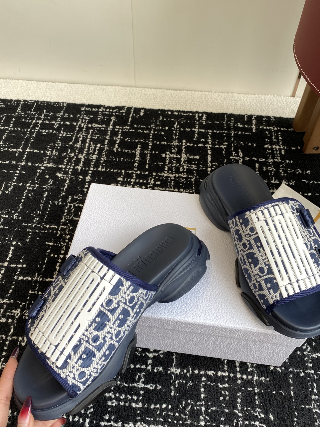 代购级
Dior  25ss 春夏最新款  超轻发泡大底 沙滩拖鞋

夏威夷沙滩运动拖鞋 Angelab