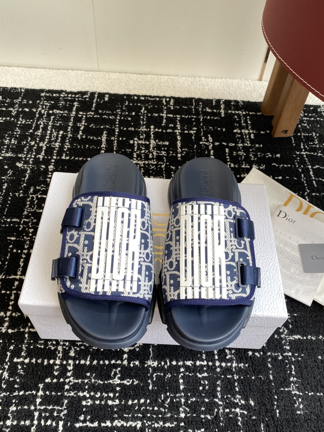代购级
Dior  25ss 春夏最新款  超轻发泡大底 沙滩拖鞋

夏威夷沙滩运动拖鞋 Angelab