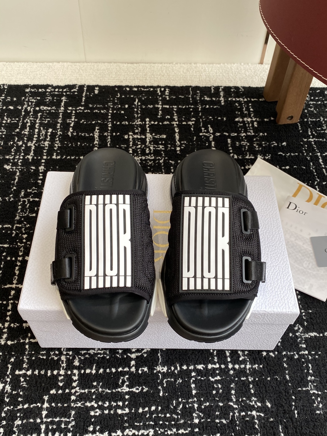 代购级
Dior  25ss 春夏最新款  超轻发泡大底 沙滩拖鞋

夏威夷沙滩运动拖鞋 Angelab