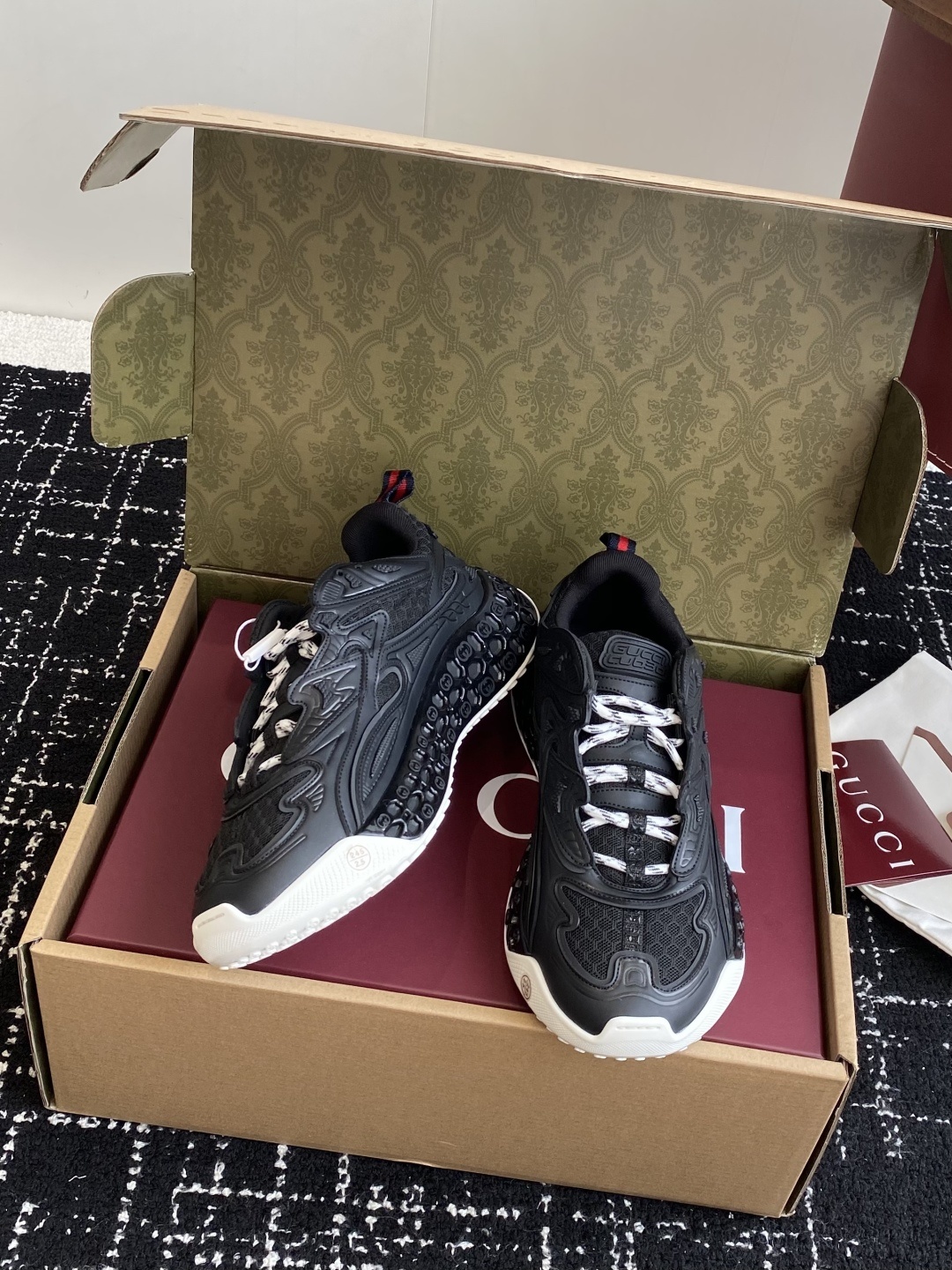 代购级(官网同步✈️盒包装)
Gucci 古驰 最新cub3d系列 厚底 休闲 运动鞋 老爹鞋
原版购