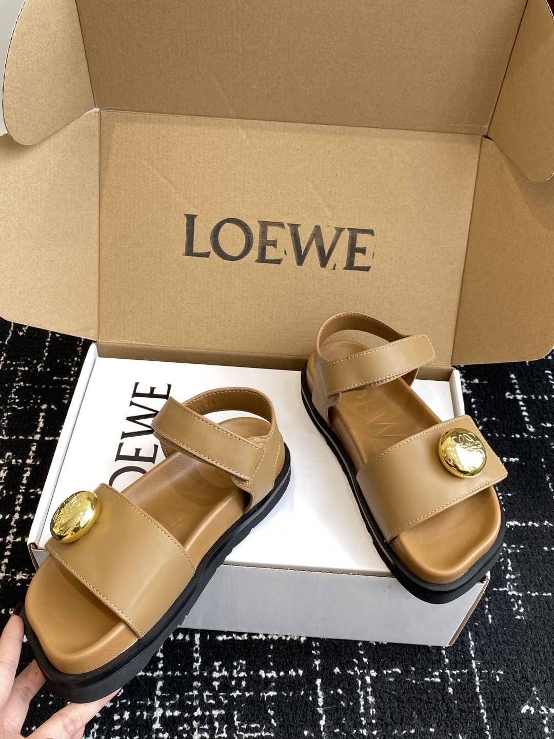 代购级(官网同步✈️盒包装)
罗意威 LOEWE 25ss 夏季最新款凉鞋!
夏季最常穿的凉鞋,没它根