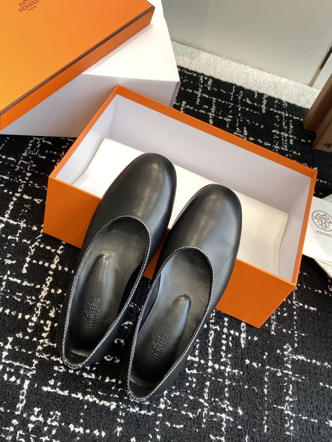 东莞代购级（官网同步✈️飞机盒包装）
爱马仕Hermes 25ss 春夏新品 芭蕾舞鞋，芭蕾鞋与玛丽珍无