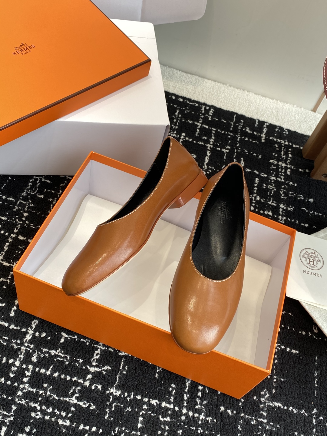 东莞代购级（官网同步✈️飞机盒包装）
爱马仕Hermes 25ss 春夏新品 芭蕾舞鞋，芭蕾鞋与玛丽珍无