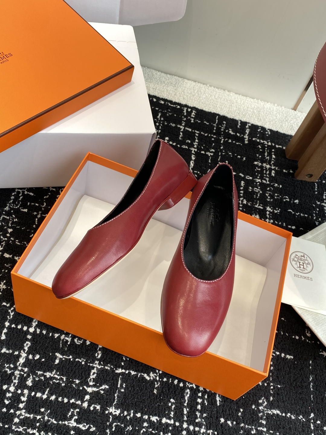 东莞代购级（官网同步✈️飞机盒包装）
爱马仕Hermes 25ss 春夏新品 芭蕾舞鞋，芭蕾鞋与玛丽珍无
