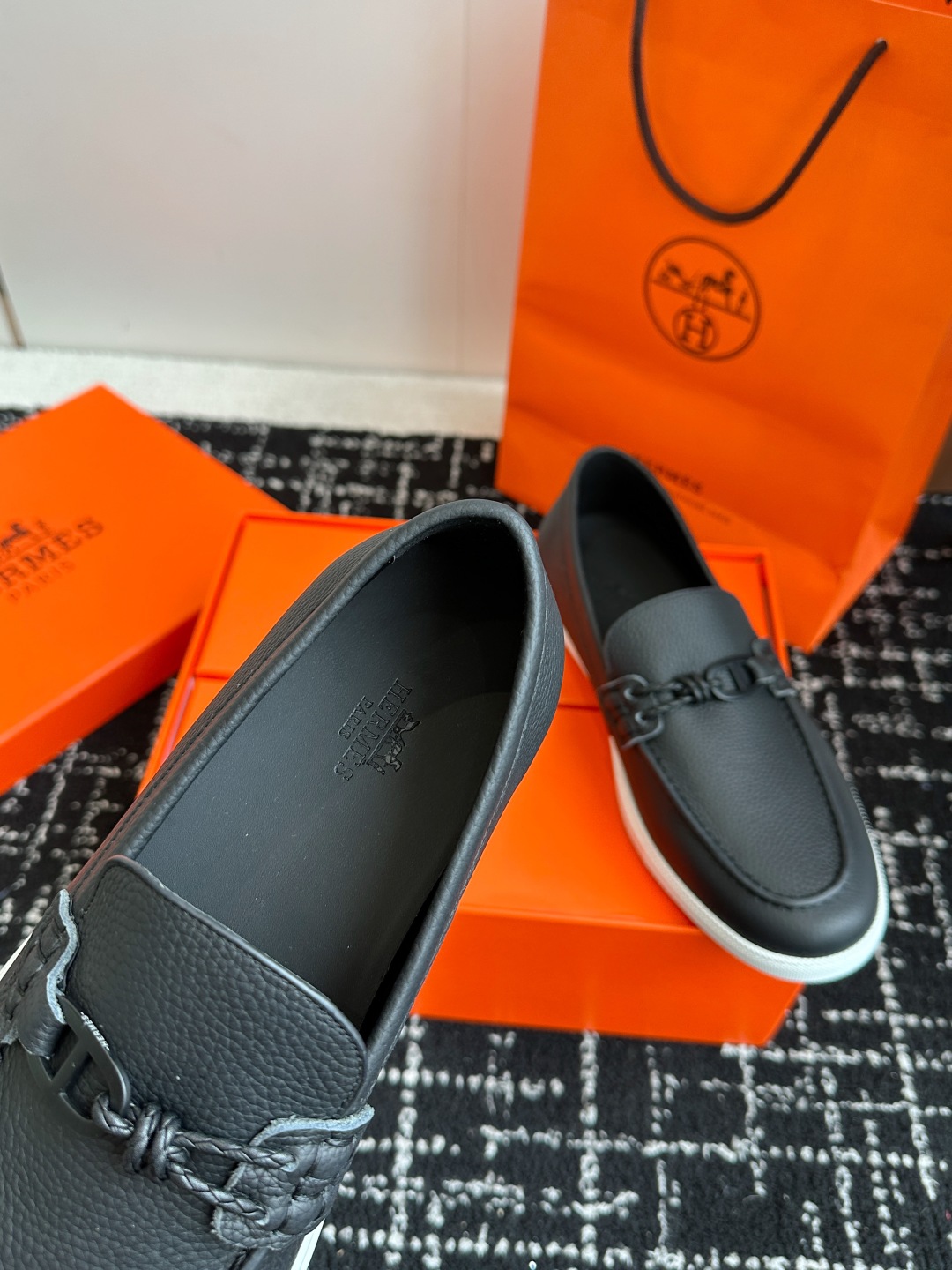 代购级
Hermes 爱马仕经典H 情侣款 乐福鞋 经久不衰 休闲 简约风格免系带休闲运动鞋

舒适 休