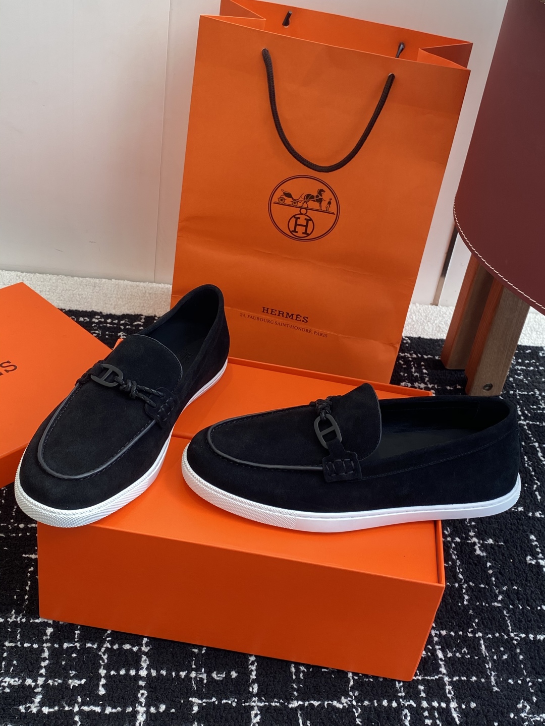 代购级
Hermes 爱马仕经典H 情侣款 乐福鞋 经久不衰 休闲 简约风格免系带休闲运动鞋

舒适 休