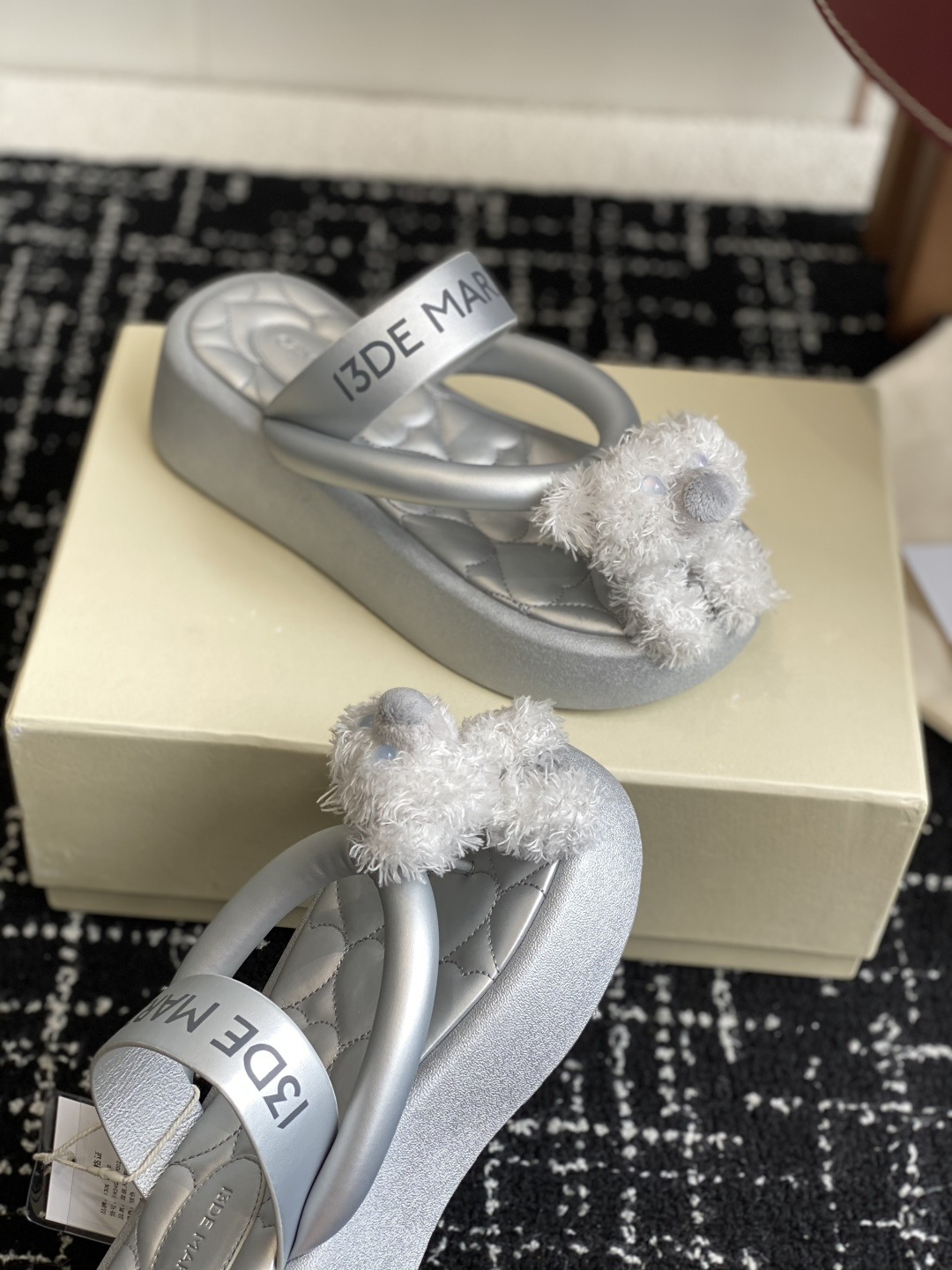 代购级
13DE MARZO 25ss 小熊春夏新款人字拖时尚

增高凉拖百搭外穿夹脚拖鞋 13dema