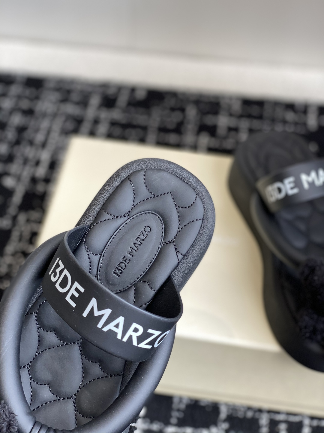 代购级
13DE MARZO 25ss 小熊春夏新款人字拖时尚

增高凉拖百搭外穿夹脚拖鞋 13dema