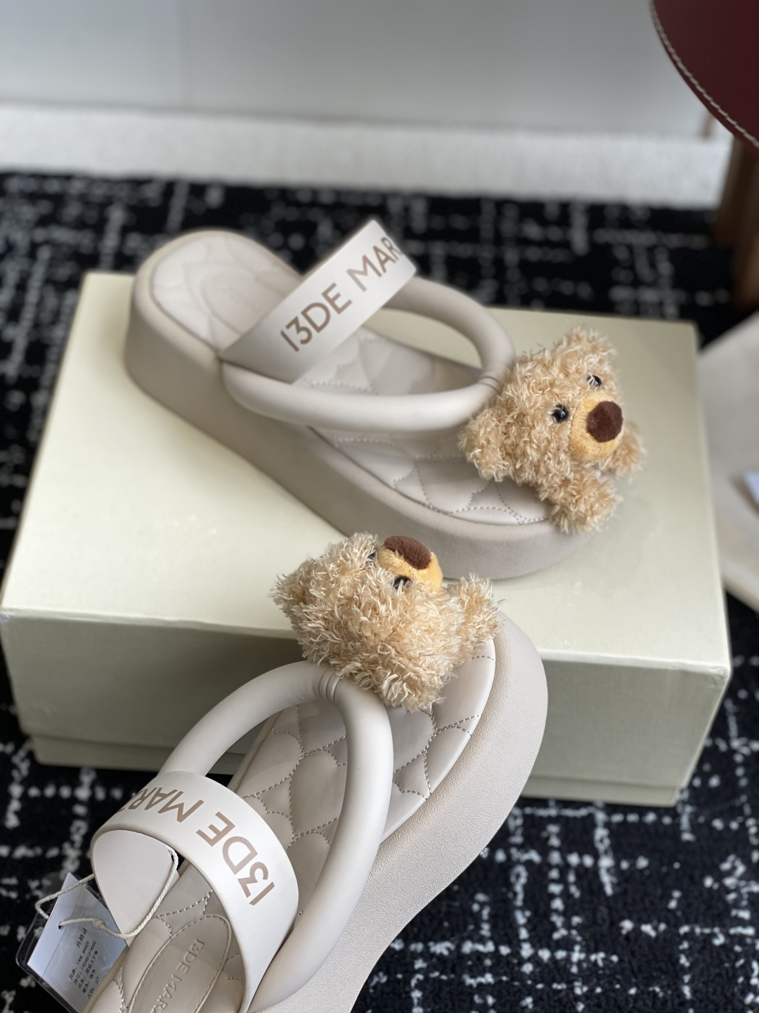 代购级
13DE MARZO 25ss 小熊春夏新款人字拖时尚

增高凉拖百搭外穿夹脚拖鞋 13dema