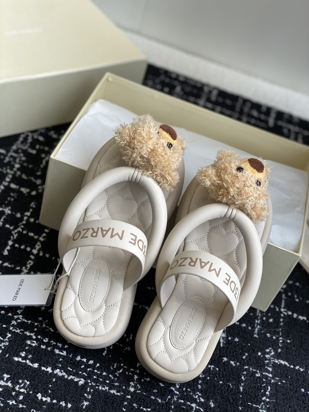 代购级
13DE MARZO 25ss 小熊春夏新款人字拖时尚

增高凉拖百搭外穿夹脚拖鞋 13dema