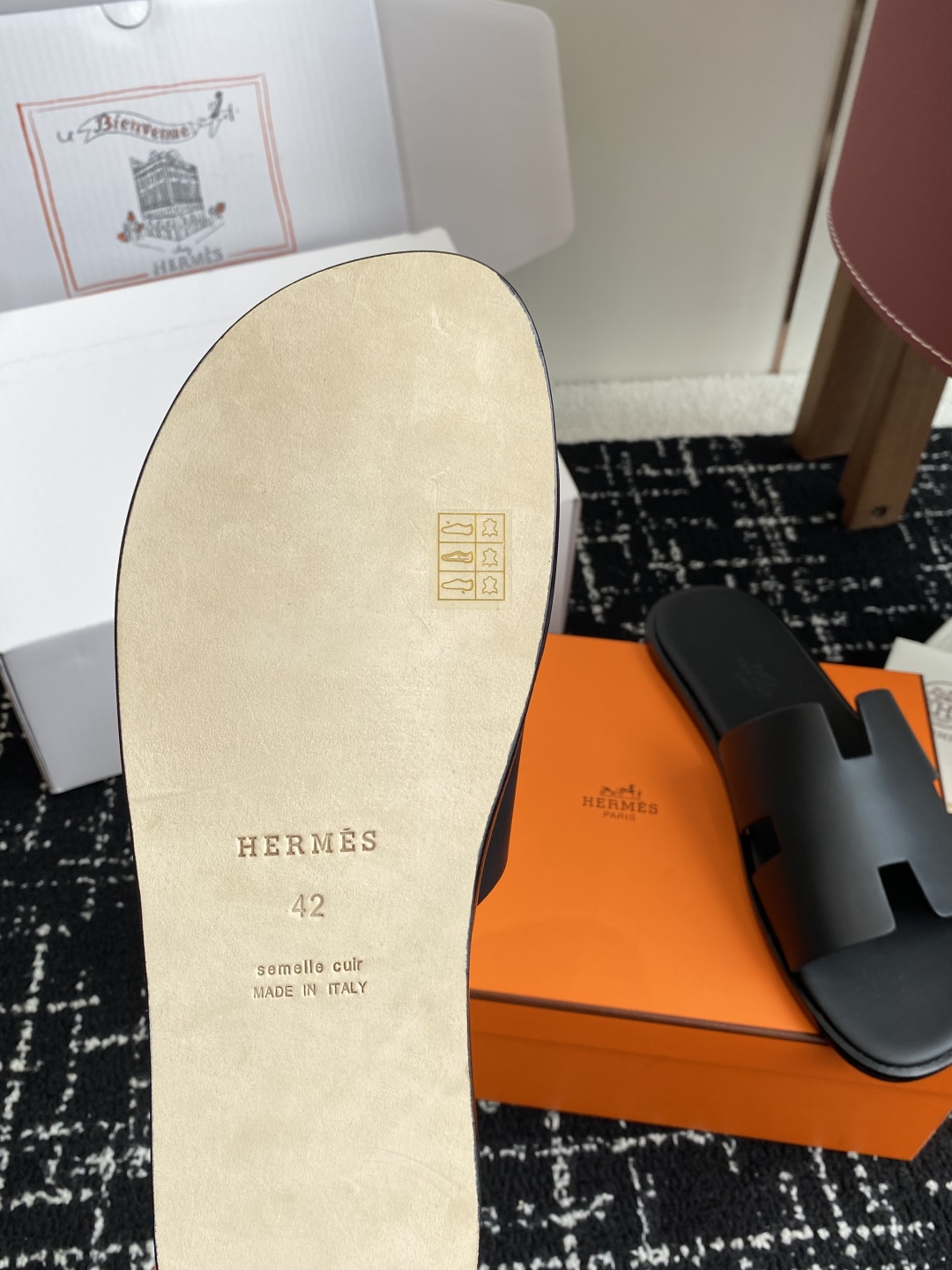 代购级（⚠️官网同步✈️盒包装）
Hermes爱马仕lzmir系列 男款 老舅鞋 复古 二舅拖鞋 H拖 