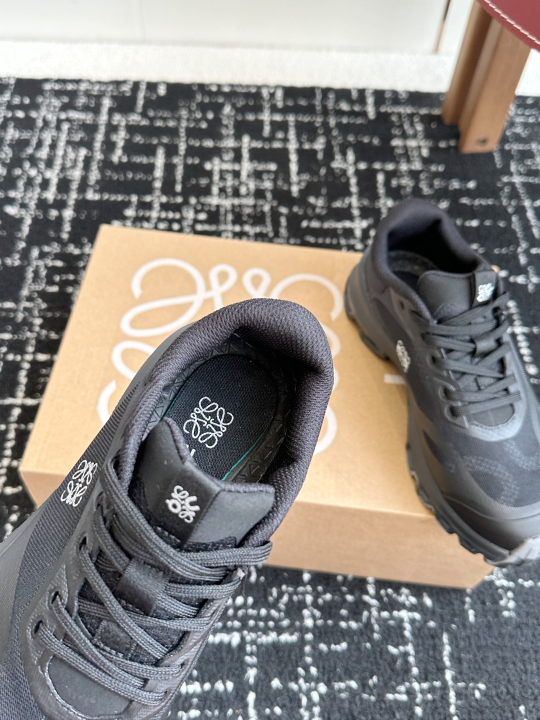 莞产原单品质
Loewe x On 昂跑Cloudtilt1.0 罗意威 联名轻量运动休闲鞋情侣男女款跑