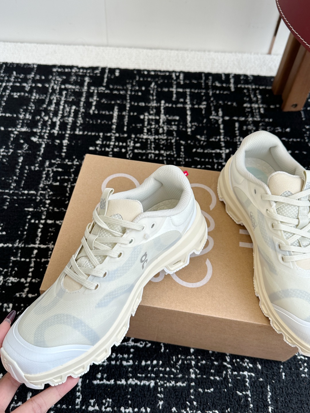 莞产原单品质
Loewe x On 昂跑Cloudtilt1.0 罗意威 联名轻量运动休闲鞋情侣男女款跑