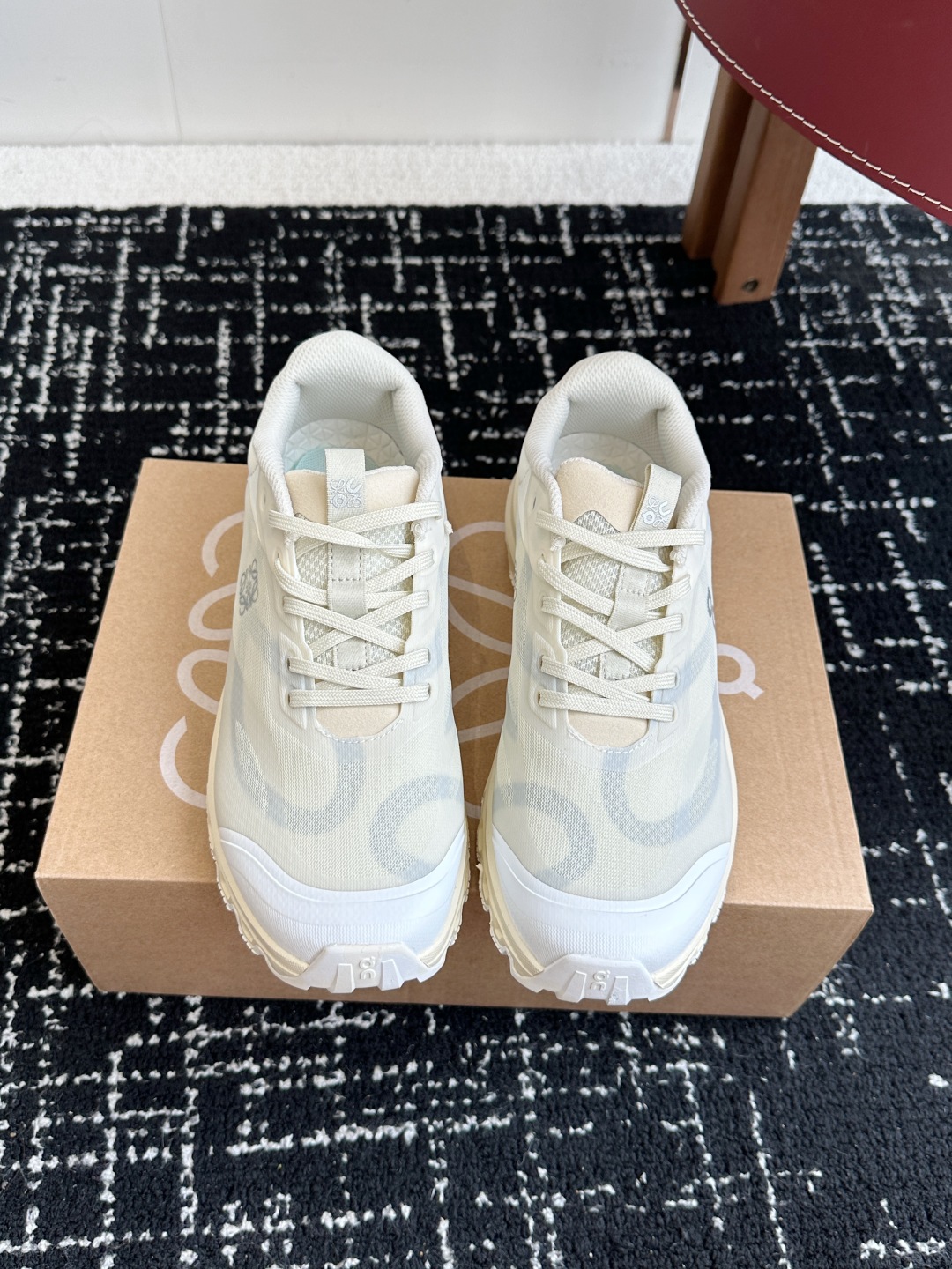 莞产原单品质
Loewe x On 昂跑Cloudtilt1.0 罗意威 联名轻量运动休闲鞋情侣男女款跑