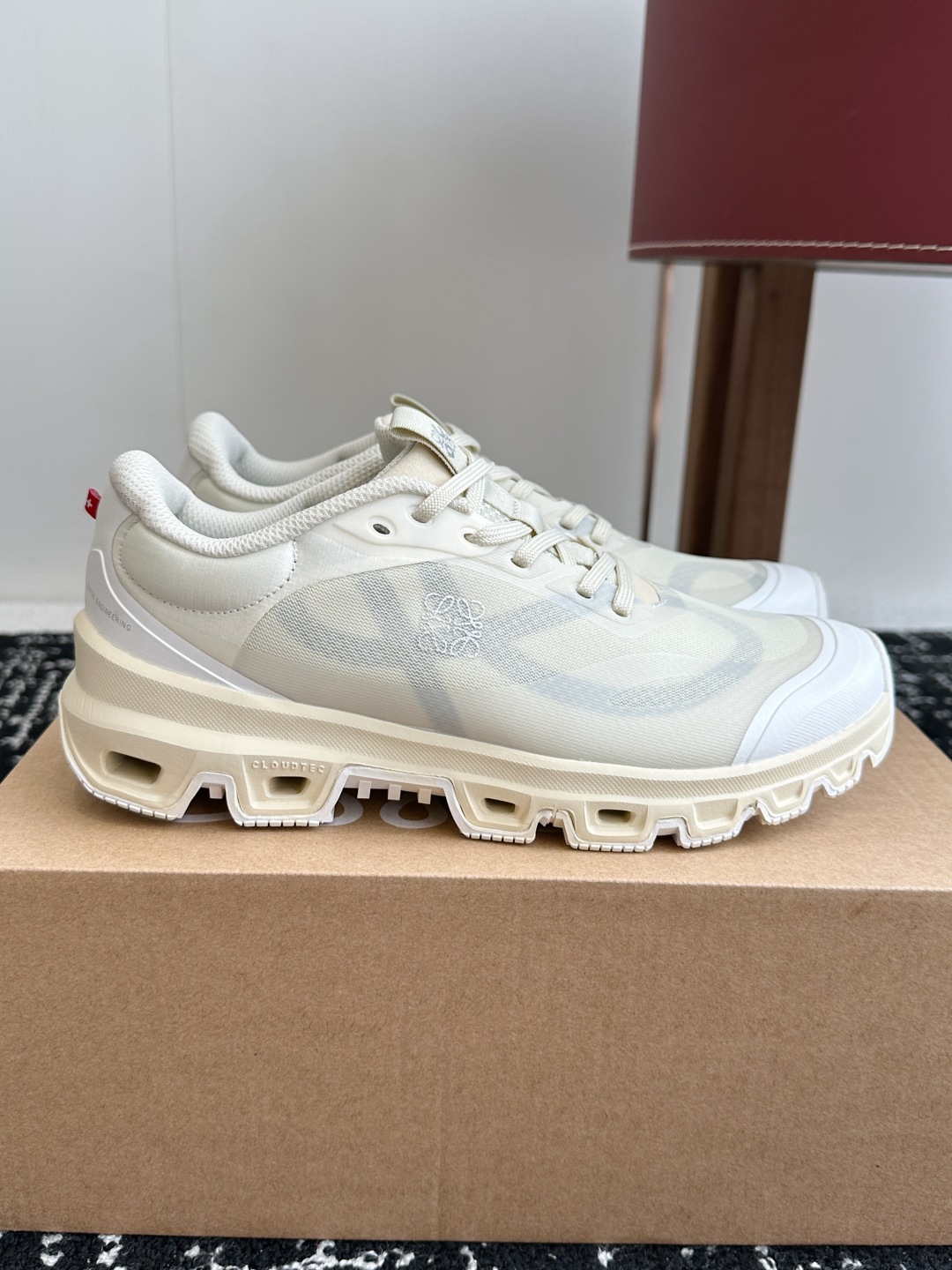 莞产原单品质
Loewe x On 昂跑Cloudtilt1.0 罗意威 联名轻量运动休闲鞋情侣男女款跑