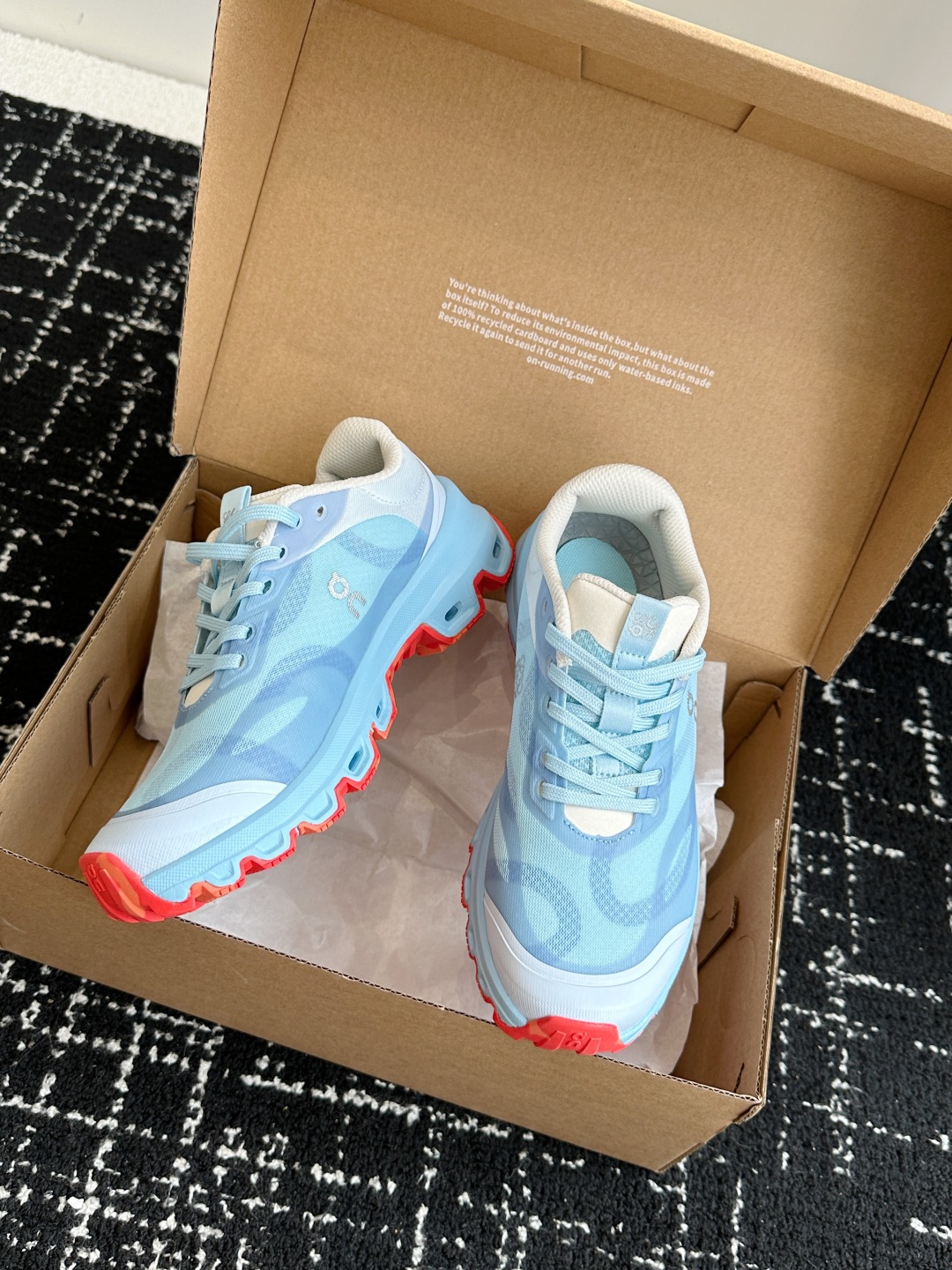 莞产原单品质
Loewe x On 昂跑Cloudtilt1.0 罗意威 联名轻量运动休闲鞋情侣男女款跑
