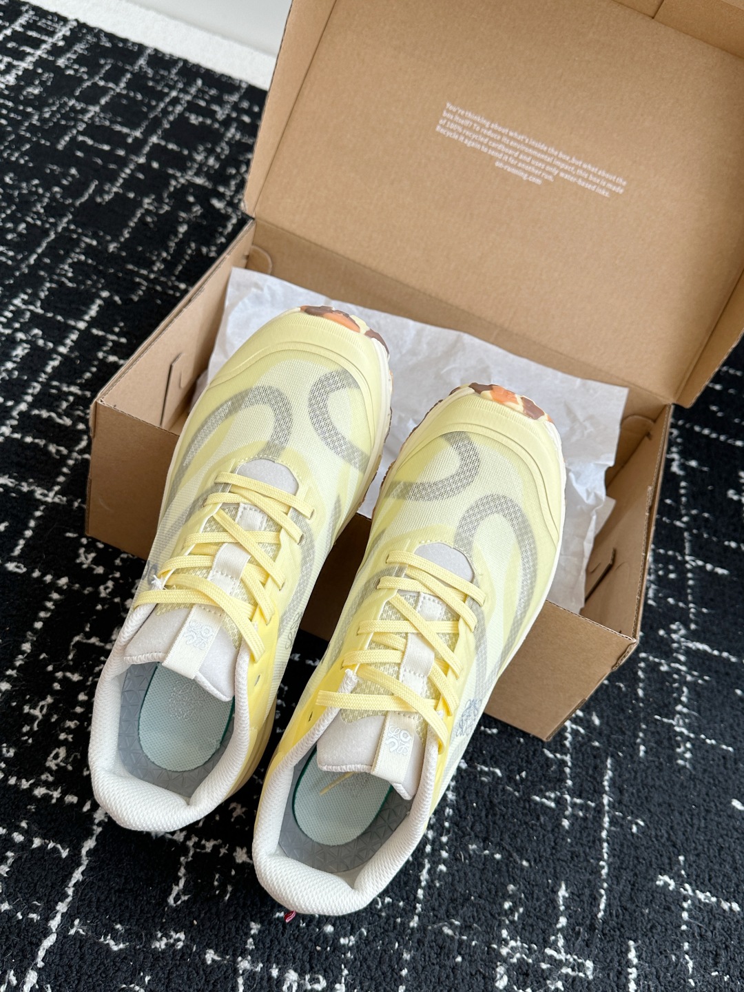 莞产原单品质
Loewe x On 昂跑Cloudtilt1.0 罗意威 联名轻量运动休闲鞋情侣男女款跑