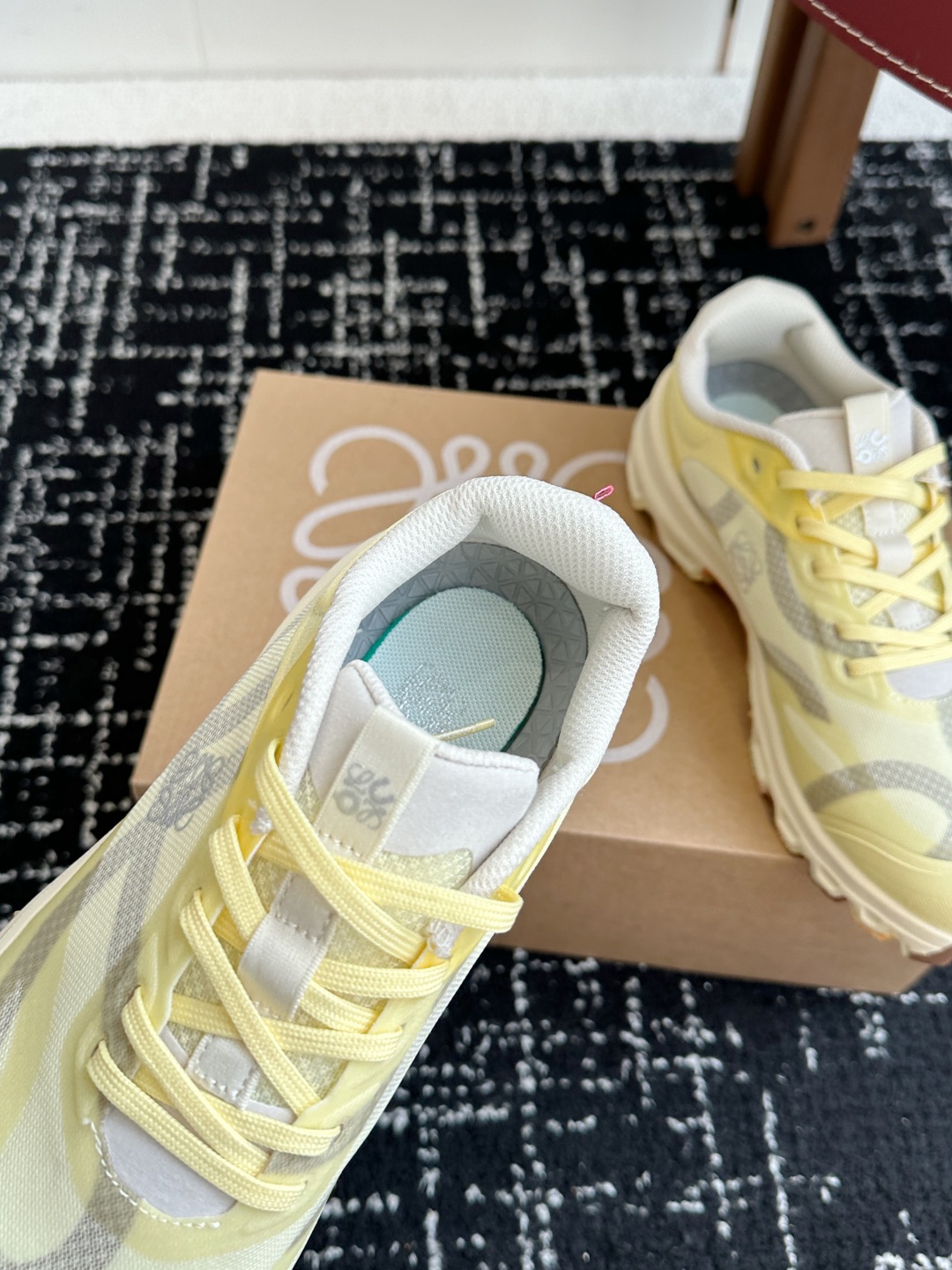 莞产原单品质
Loewe x On 昂跑Cloudtilt1.0 罗意威 联名轻量运动休闲鞋情侣男女款跑