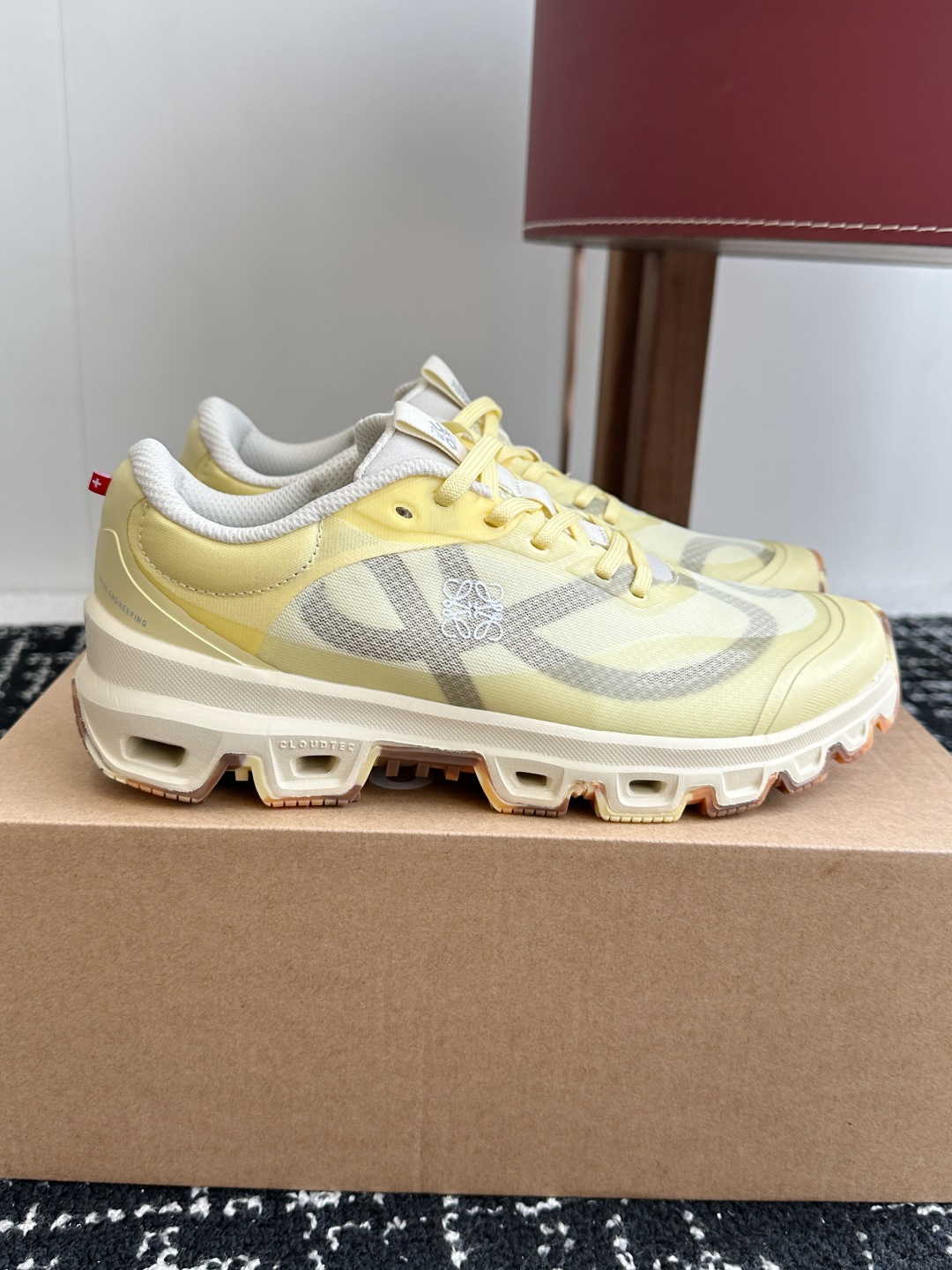 莞产原单品质
Loewe x On 昂跑Cloudtilt1.0 罗意威 联名轻量运动休闲鞋情侣男女款跑
