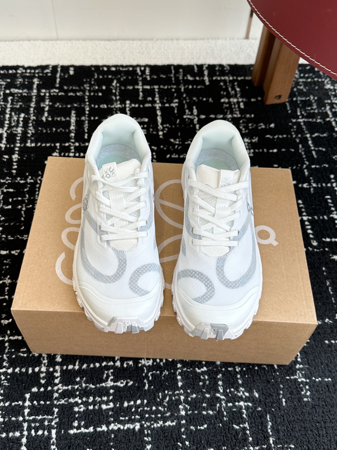 莞产原单品质
Loewe x On 昂跑Cloudtilt1.0 罗意威 联名轻量运动休闲鞋情侣男女款跑