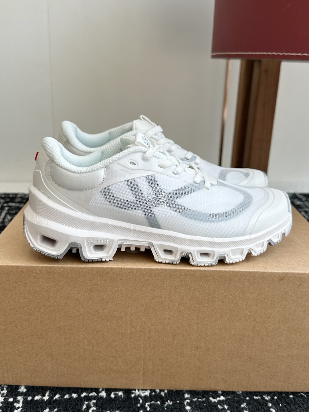 莞产原单品质
Loewe x On 昂跑Cloudtilt1.0 罗意威 联名轻量运动休闲鞋情侣男女款跑