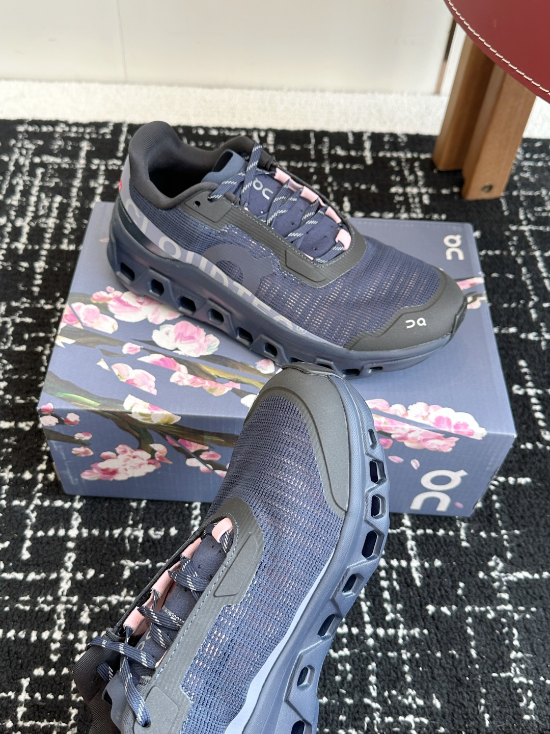 东莞原单
Cloudmonster Void 网眼小怪兽 舒适透气百搭 缓震防滑耐磨 休闲运动跑步鞋！
