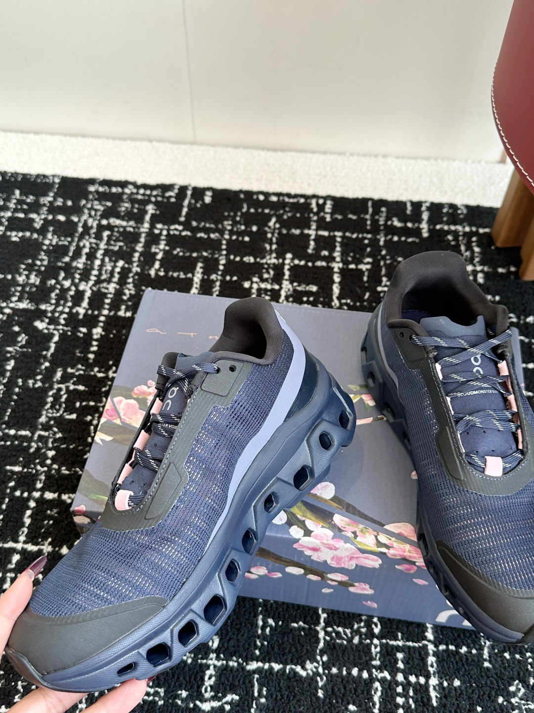 东莞原单
Cloudmonster Void 网眼小怪兽 舒适透气百搭 缓震防滑耐磨 休闲运动跑步鞋！
