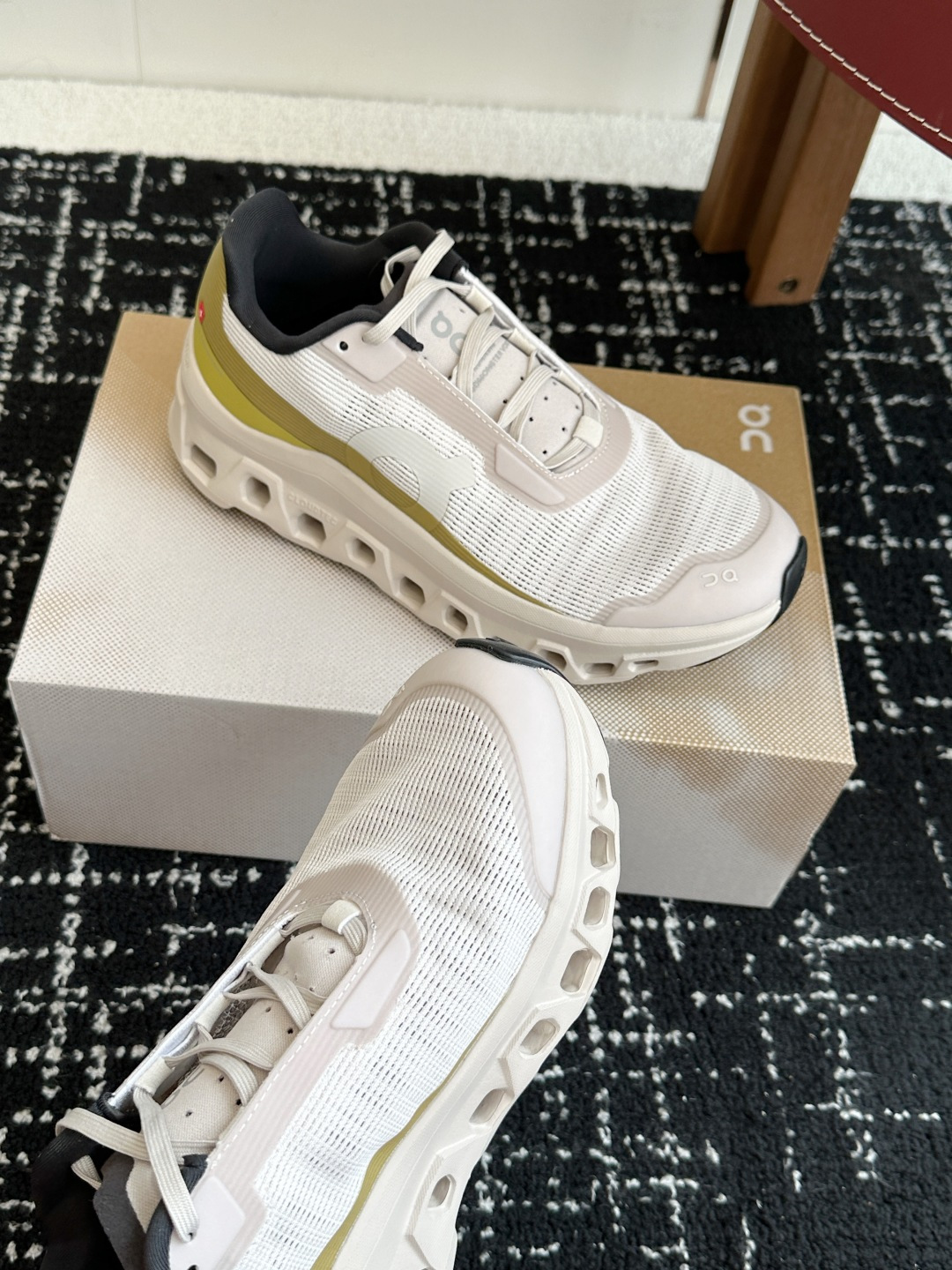 东莞原单
Cloudmonster Void 网眼小怪兽 舒适透气百搭 缓震防滑耐磨 休闲运动跑步鞋！
