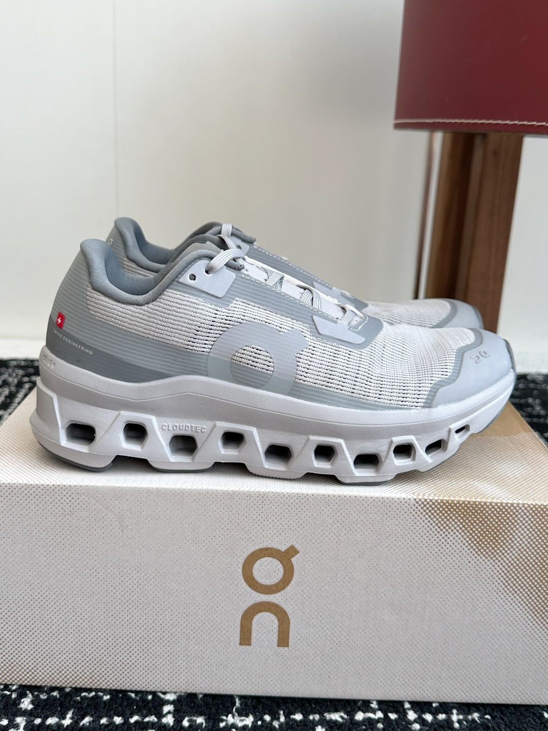 东莞原单
Cloudmonster Void 网眼小怪兽 舒适透气百搭 缓震防滑耐磨 休闲运动跑步鞋！
