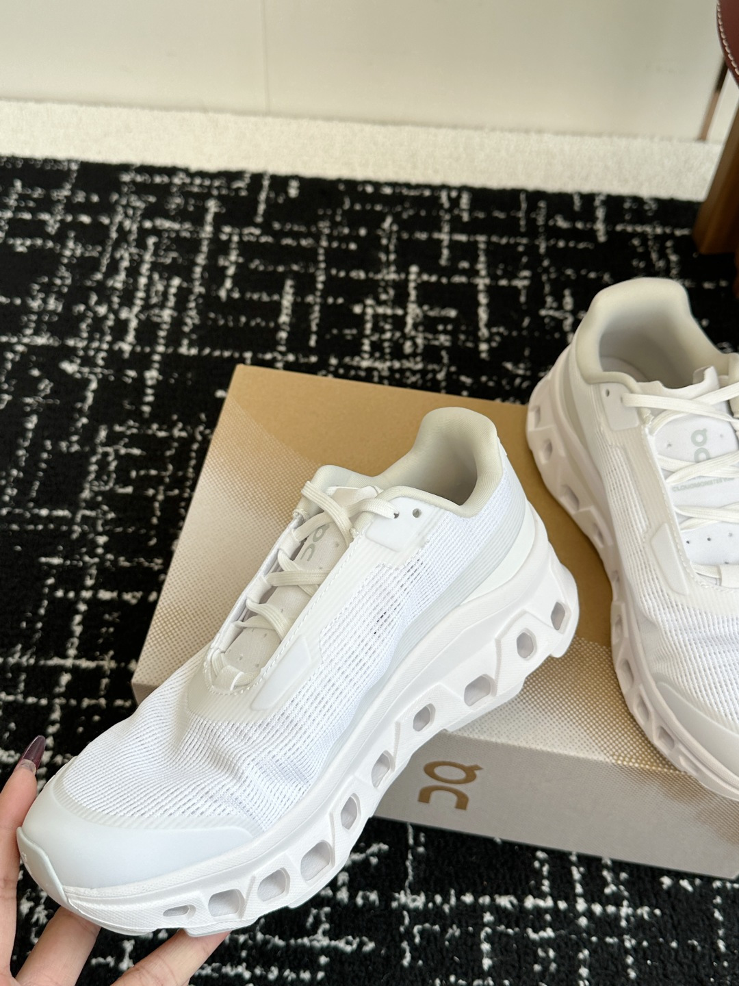 东莞原单
Cloudmonster Void 网眼小怪兽 舒适透气百搭 缓震防滑耐磨 休闲运动跑步鞋！
