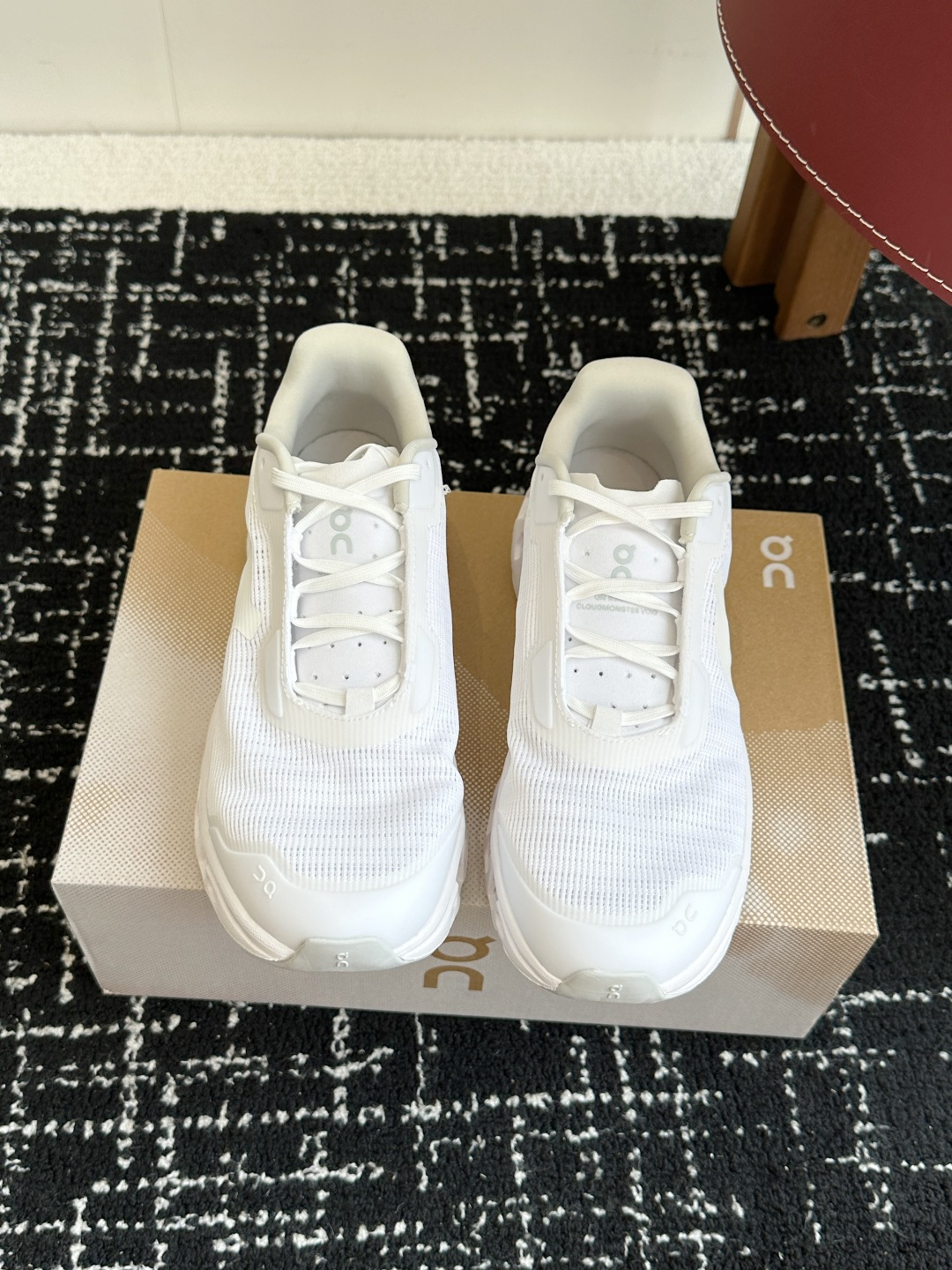 东莞原单
Cloudmonster Void 网眼小怪兽 舒适透气百搭 缓震防滑耐磨 休闲运动跑步鞋！
