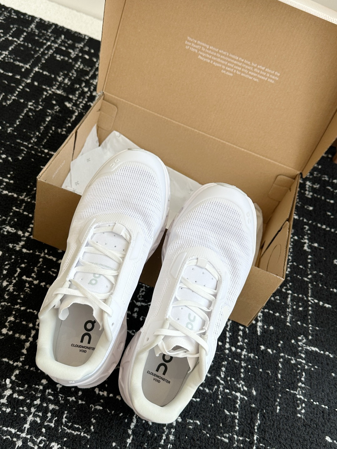 东莞原单
Cloudmonster Void 网眼小怪兽 舒适透气百搭 缓震防滑耐磨 休闲运动跑步鞋！
