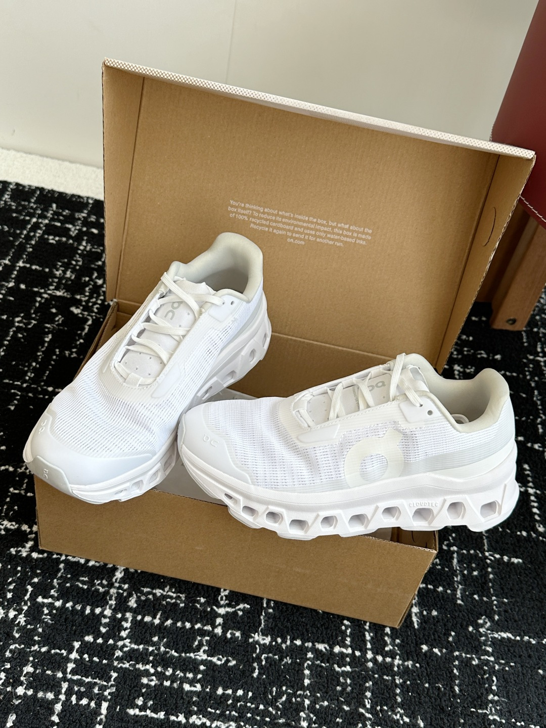 东莞原单
Cloudmonster Void 网眼小怪兽 舒适透气百搭 缓震防滑耐磨 休闲运动跑步鞋！
